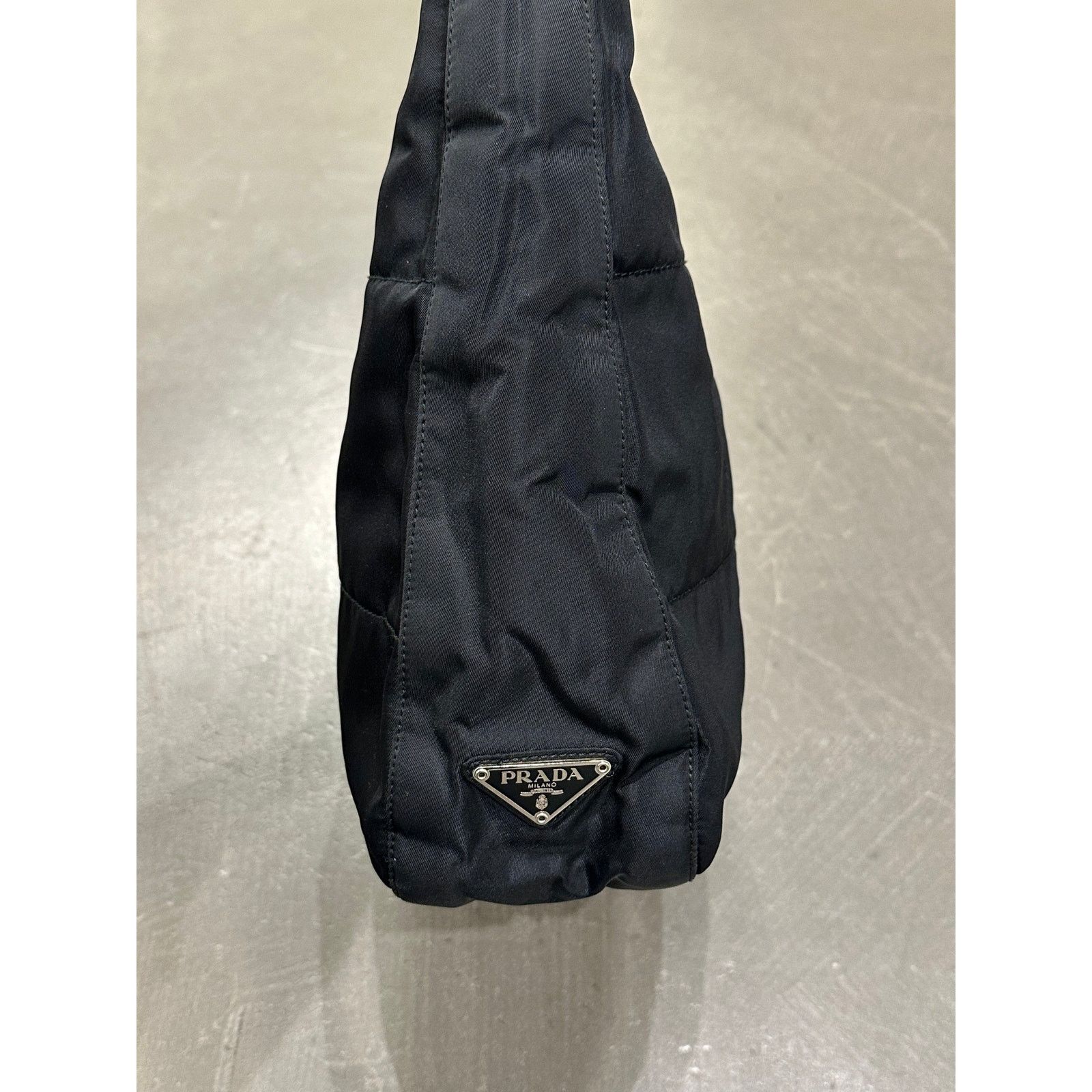 Prada 1990s Prada quilted nylon hobo bag with Lucite chain Size ONE SIZE - 2 Thumbnail