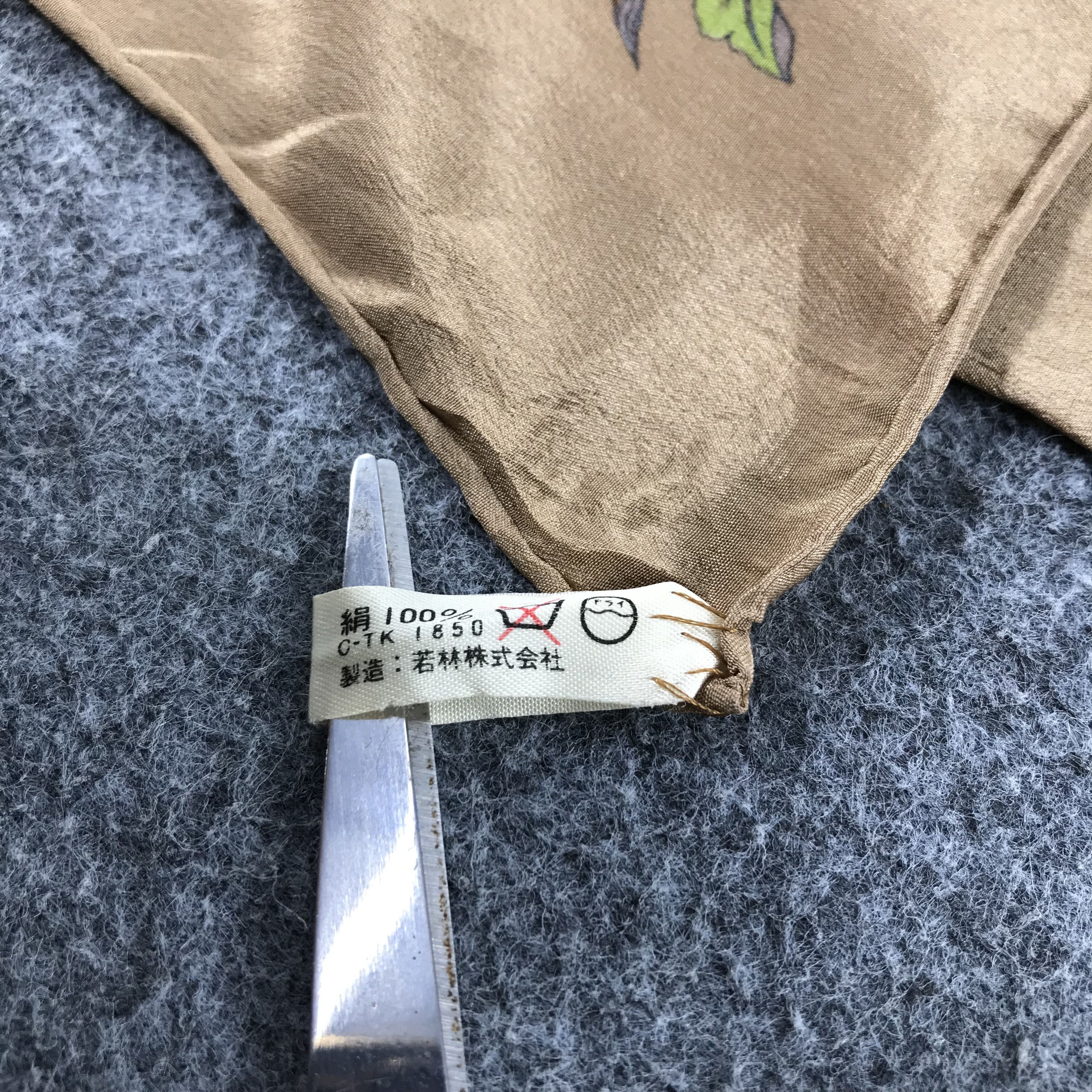 Japanese Brand Vintage Grape Vines Silk Scarf M144 Size ONE SIZE - 5 Thumbnail