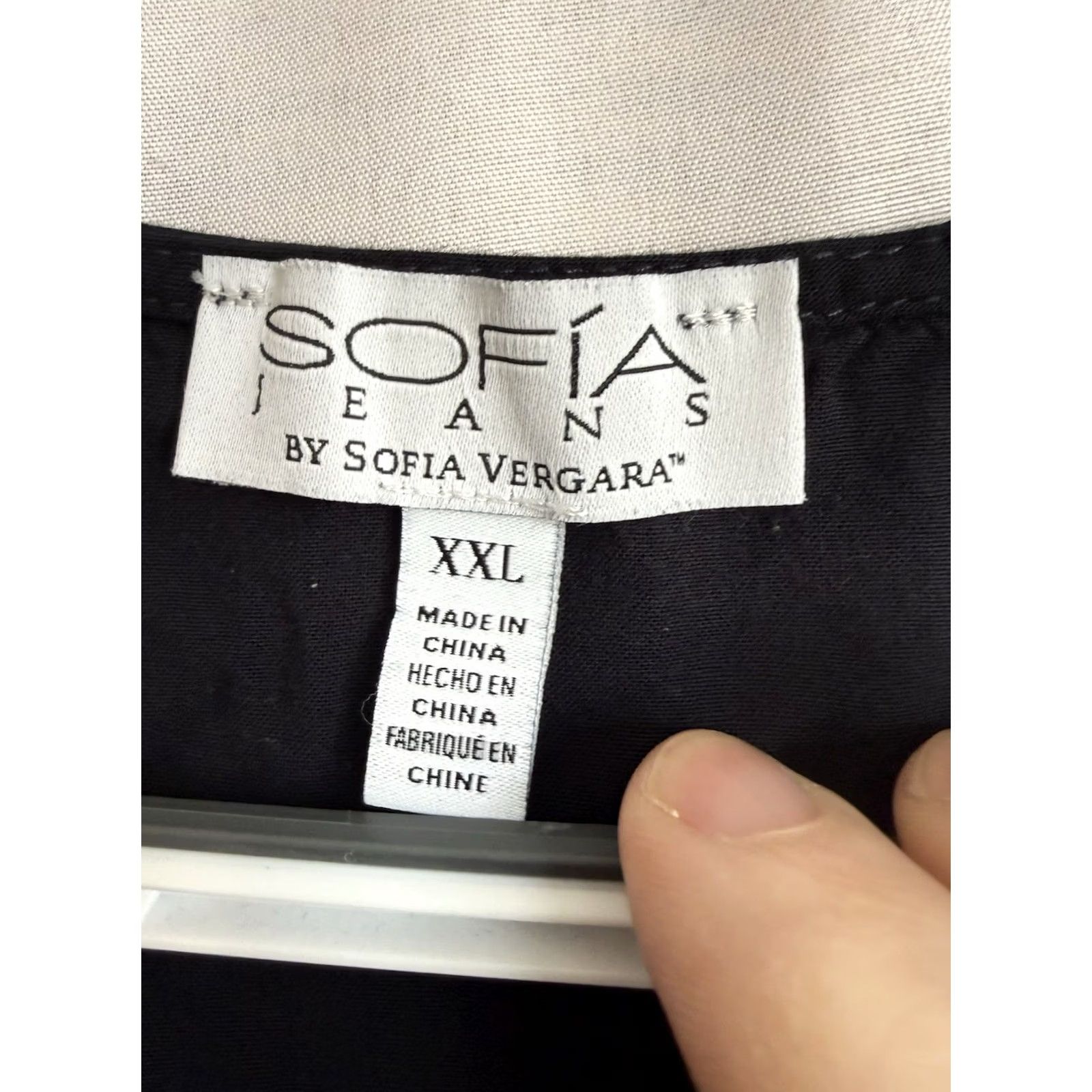 Vintage Sofia Jeans Sofia Vergara Womens Tank Black Sleeveless V-Neck 2XL Regular Modern Minimal Basic All Seasons Size XXL / US 16-18 / IT 52-54 - 3 Thumbnail