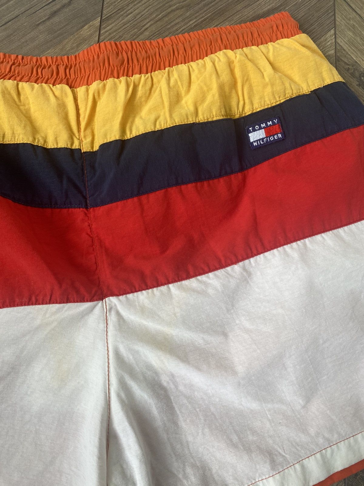 Tommy Hilfiger × Vintage Vintage 90s Tommy Hilfiger Nylon Shorts Size US 35 - 11 Thumbnail