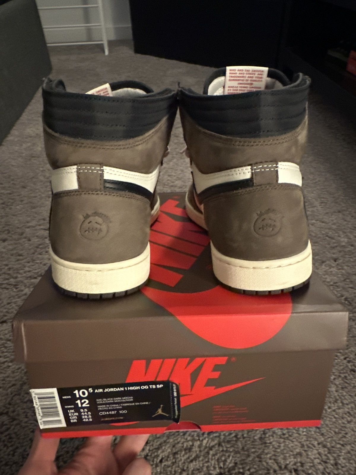 Jordan Brand × Nike × Travis Scott Jordan 1 Travis Scott OG Mocha Size US 10.5 / EU 43-44 - 4 Thumbnail