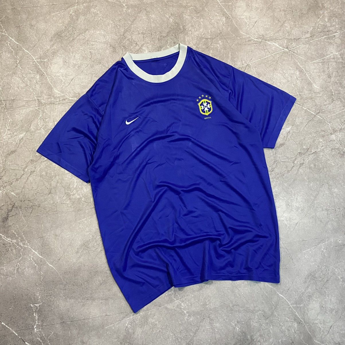 Vintage VINTAGE NIKE BRAZIL TEE SOCCER JERSEY NATIONAL 00s Size US XL / EU 56 / 4 - 1 Thumbnail