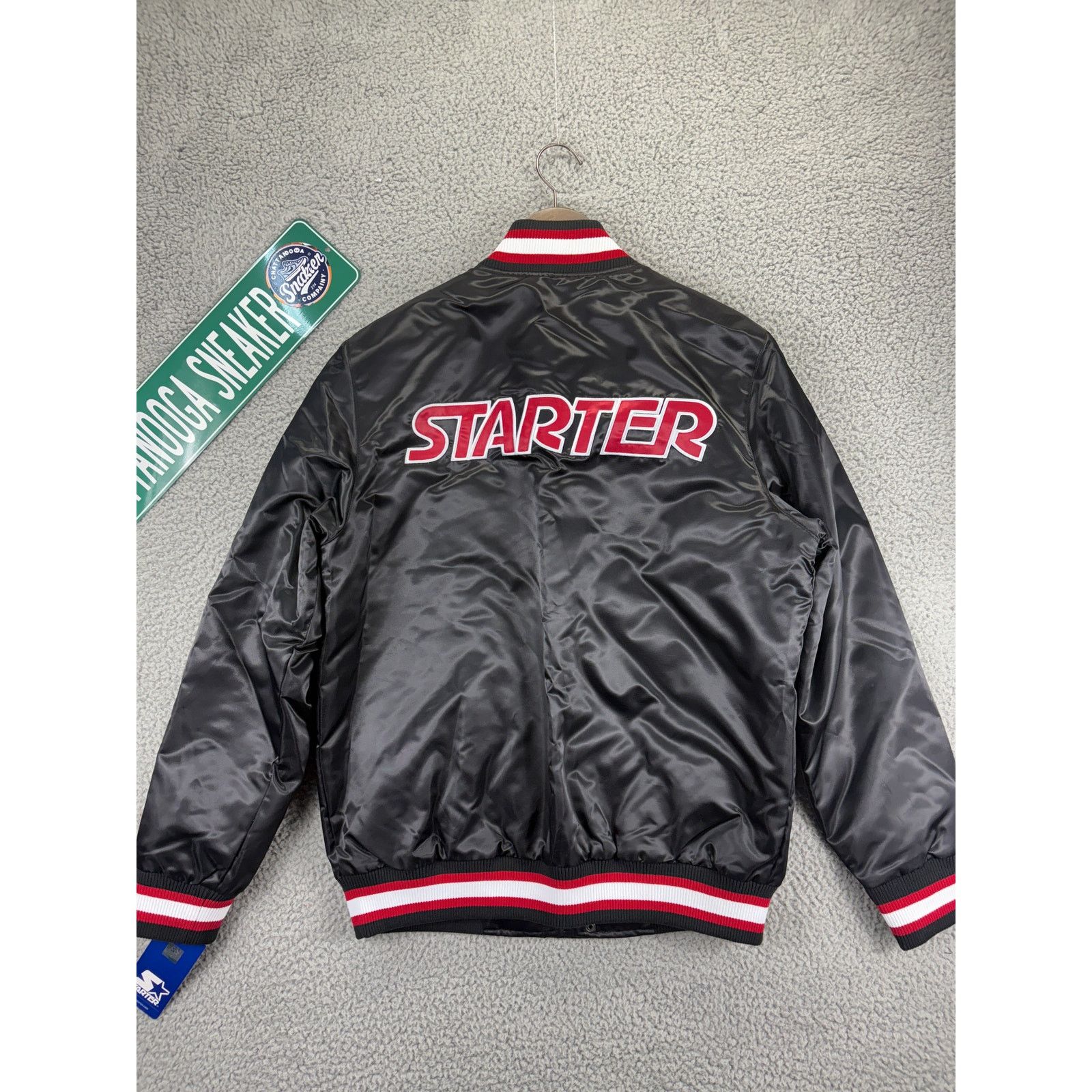 NFL Starter Retro Satin Varsity Bomber Jacket Mens Medium Black Size US M / EU 48-50 / 2 - 7 Thumbnail