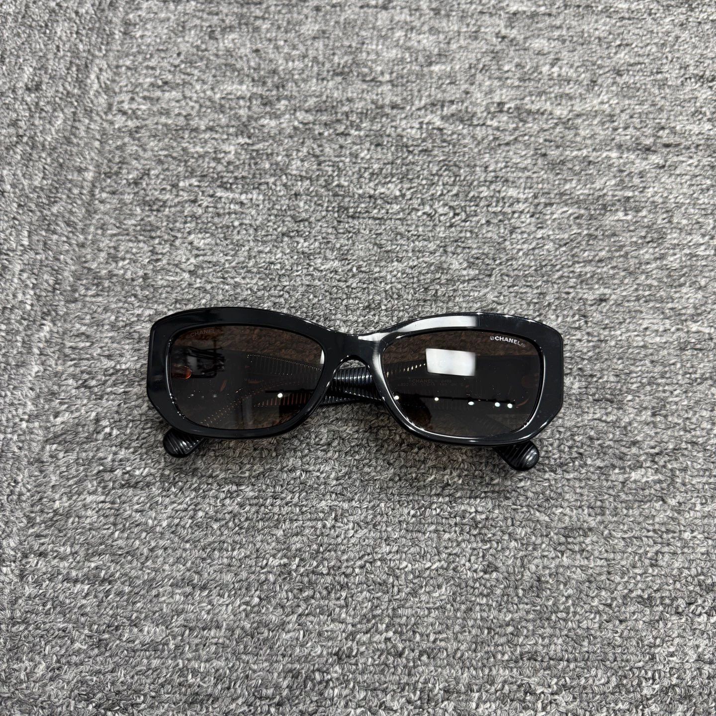 Chanel Chanel 95 New Scratched Shades One Size Size ONE SIZE - 2 Thumbnail