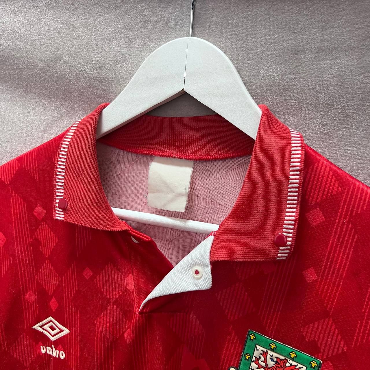 Vintage Wales 1990-92 Umbro Vintage Football Jersey M-L Size US M / EU 48-50 / 2 - 3 Thumbnail