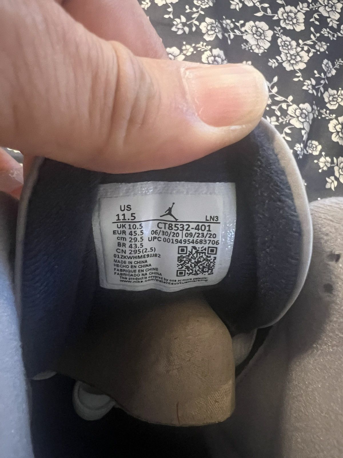 Nike Jordan 3 Retro Georgetown Size US 11.5 / EU 44-45 - 6 Thumbnail