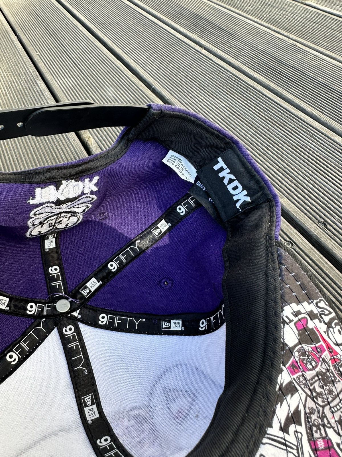 New Era × tokidoki TKDK Tokidoki 9Fifty New Era Tattoo Girl Spades Hat Size ONE SIZE - 8 Thumbnail