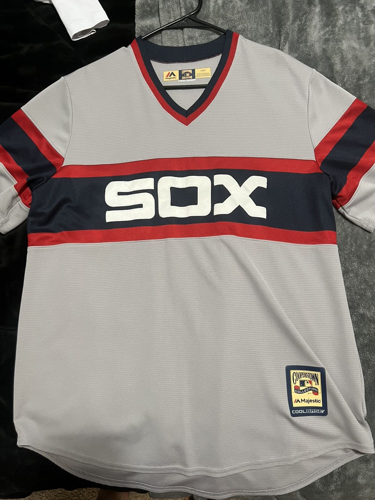Majestic Retro White Sox Jersey - Size L (fits like t shirt) Size US L / EU 52-54 / 3 - 1 Thumbnail