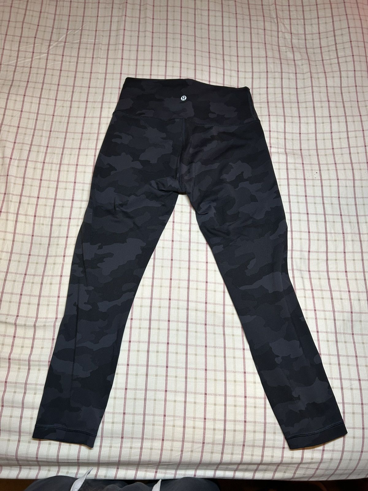 Lululemon Lululemon Black/Gray Camo Size 30" / US 8 / IT 44 - 2 Thumbnail