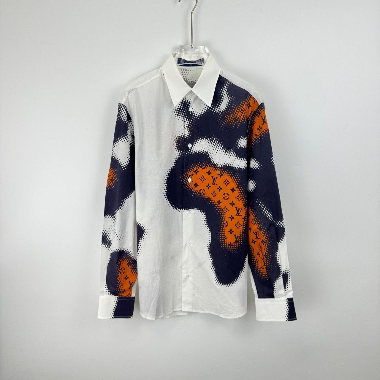 Louis Vuitton Louis Vuitton 24 White Long Sleeve Shirts with Full Logo sh Size US XS / EU 42 / 0 - 3 Thumbnail