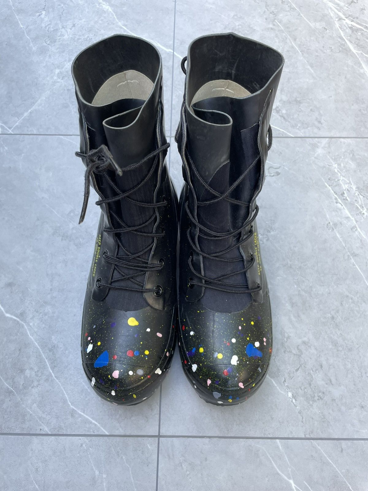Vintage Trashed 70s Vintage Bata Rubber Bunny / Mickey Boots Size US 11 / EU 44 - 6 Thumbnail