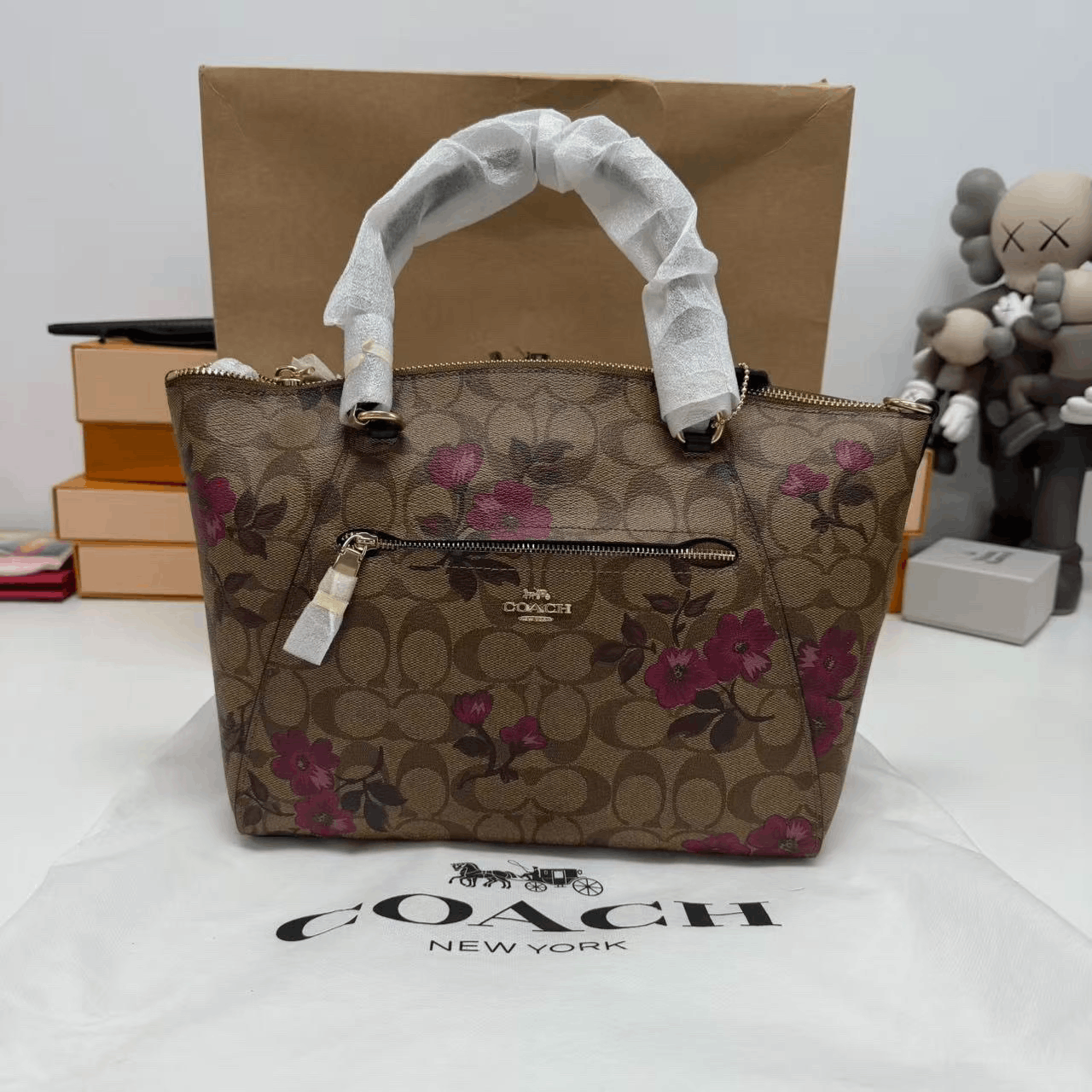 Coach Coach Monogram Shoulder Handbag Size ONE SIZE - 1 Thumbnail