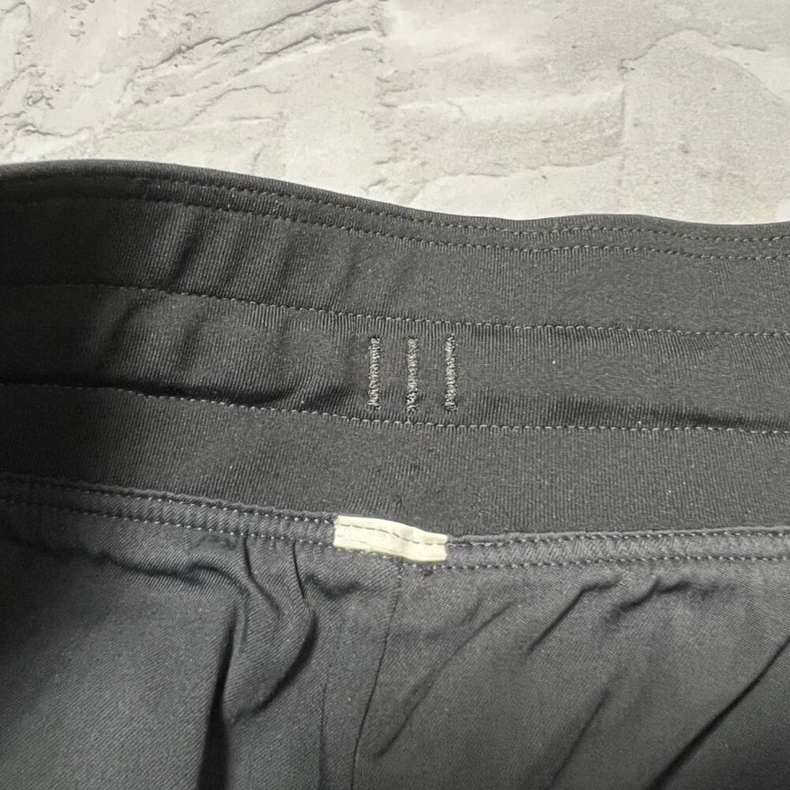 Lululemon Lululemon Great Wall Pant 32" SIZE M Black Gray Lightweight Size US 32 / EU 48 - 4 Thumbnail