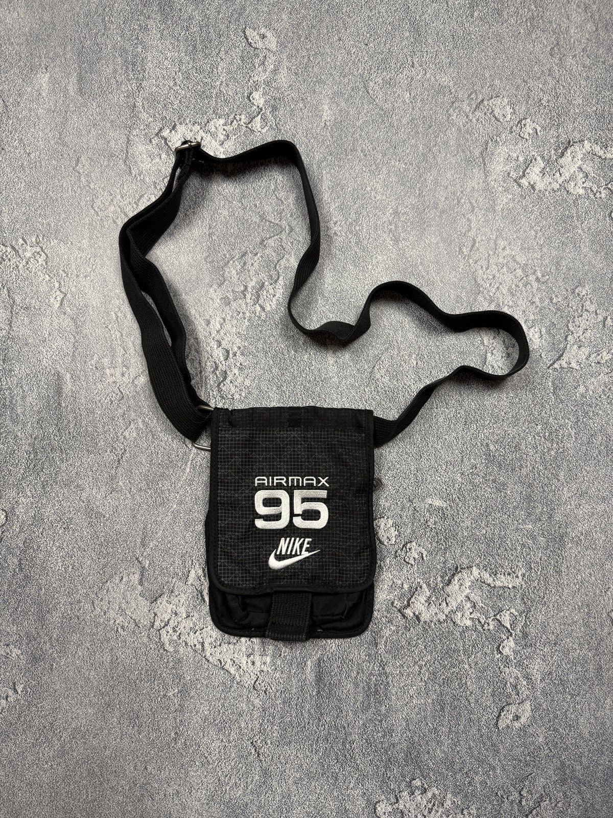 Nike Vintage Nike Air Max 95 Y2K shoulder bag Size ONE SIZE - 1 Thumbnail
