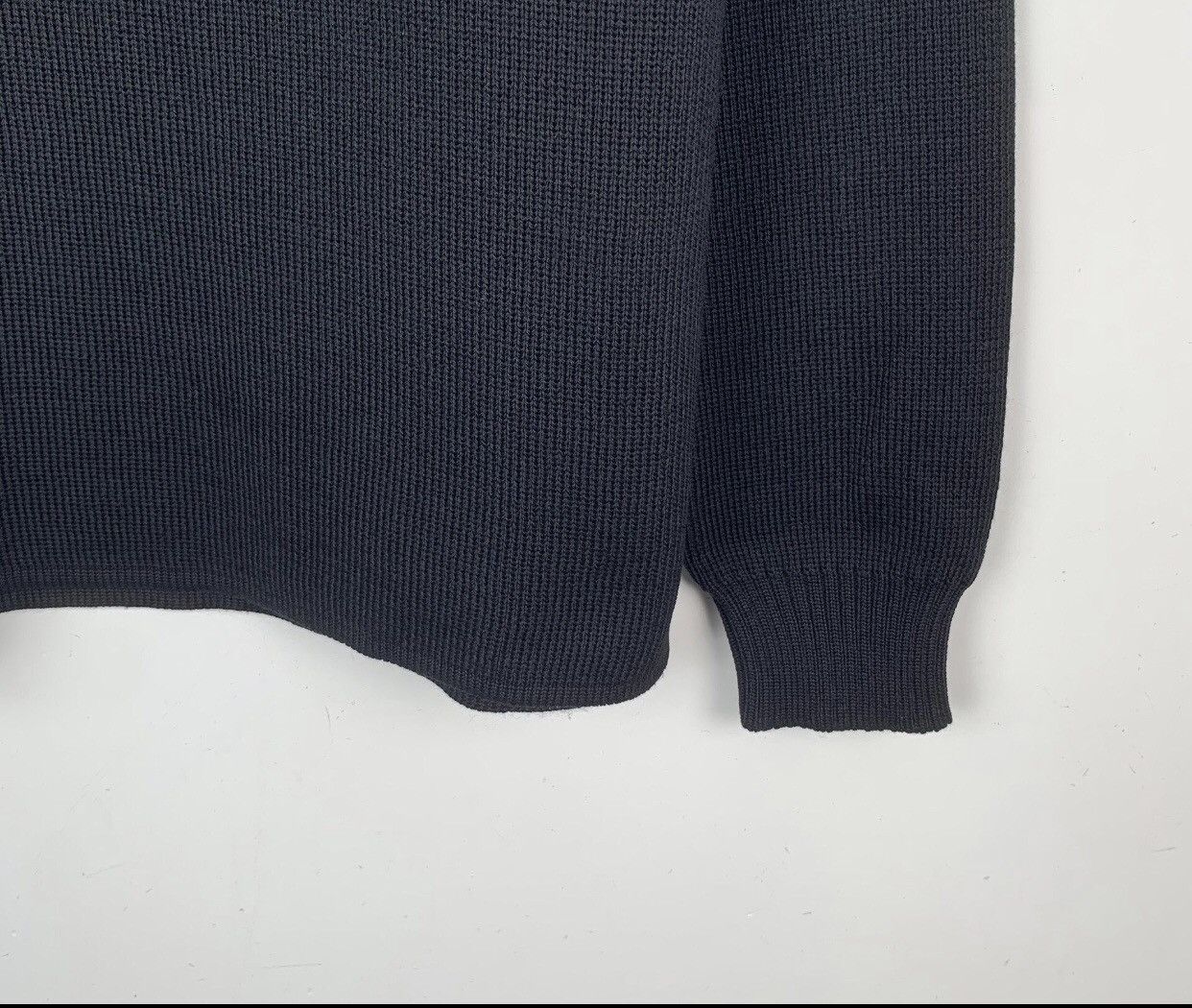 Saint Laurent Paris Saint Laurent SLP Black Logo Patch Round Knitted Sweater Size US S / EU 44-46 / 1 - 4 Thumbnail
