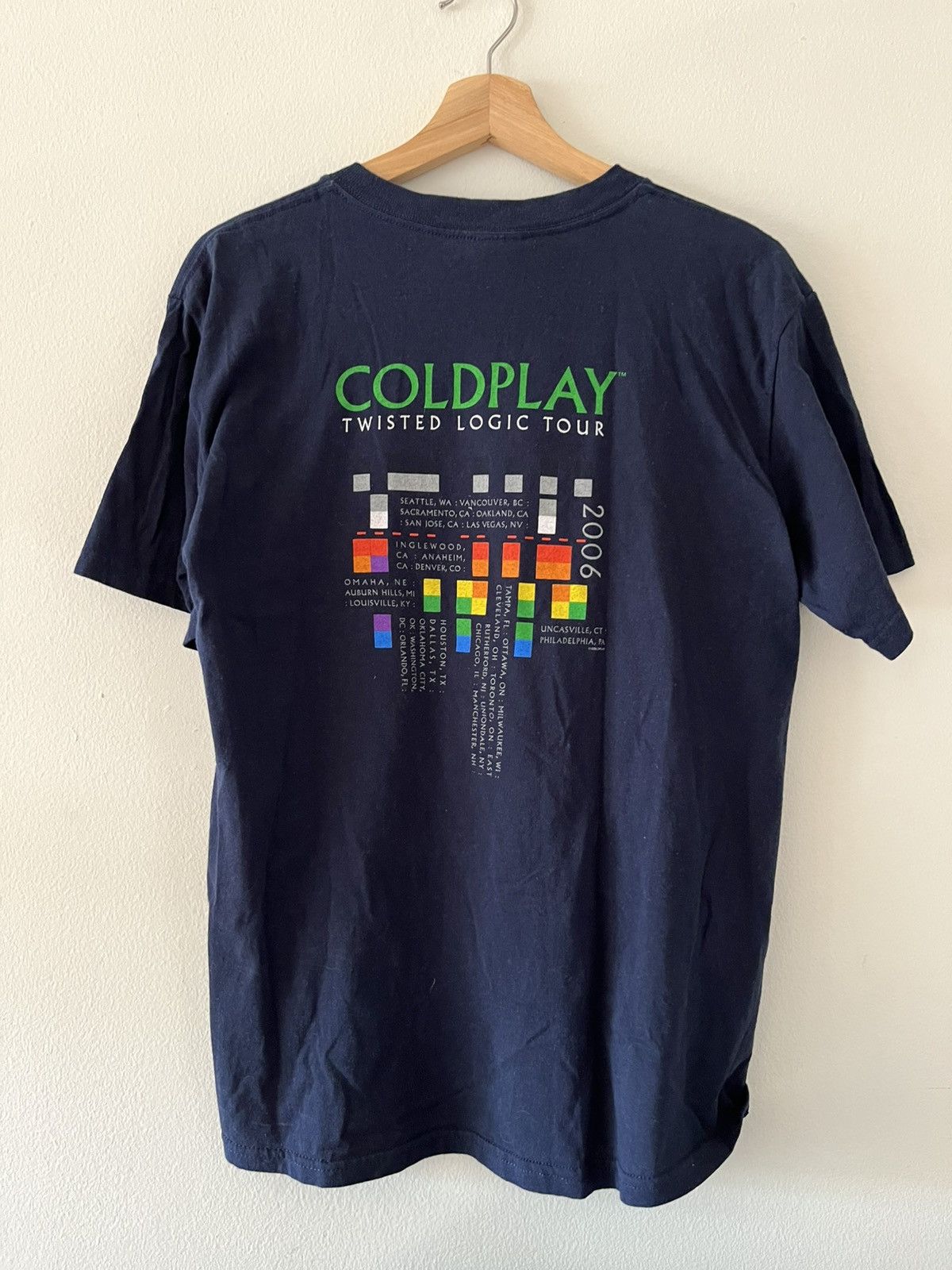 Band Tees Coldplay t-shirt 2005-2006 year rare m twisted logic tour Size US M / EU 48-50 / 2 - 3 Thumbnail