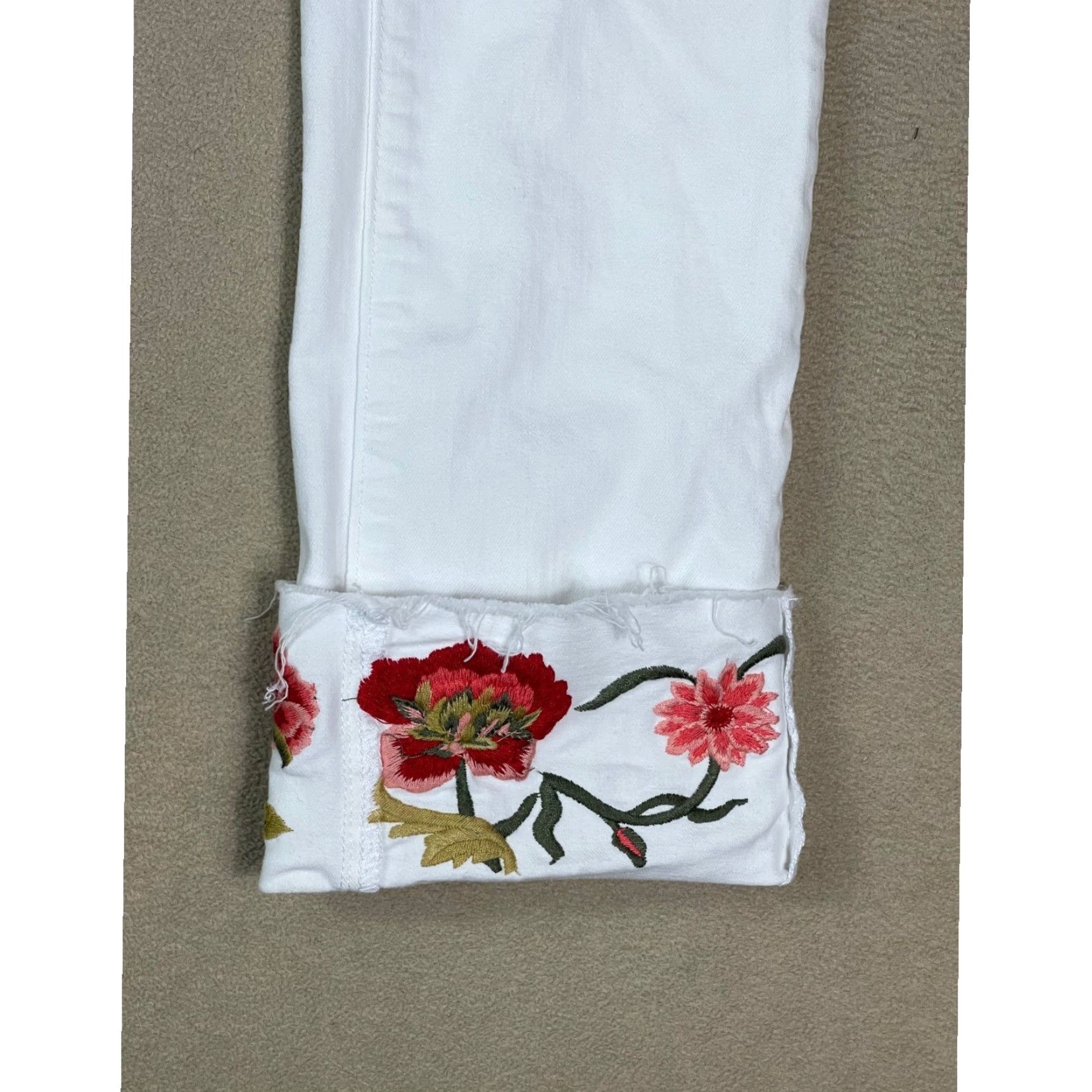 Vintage Driftwood Womens White Floral Embroidered Crop Straight Leg Jeans Size 26 Size 26" / US 2 / IT 38 - 4 Thumbnail