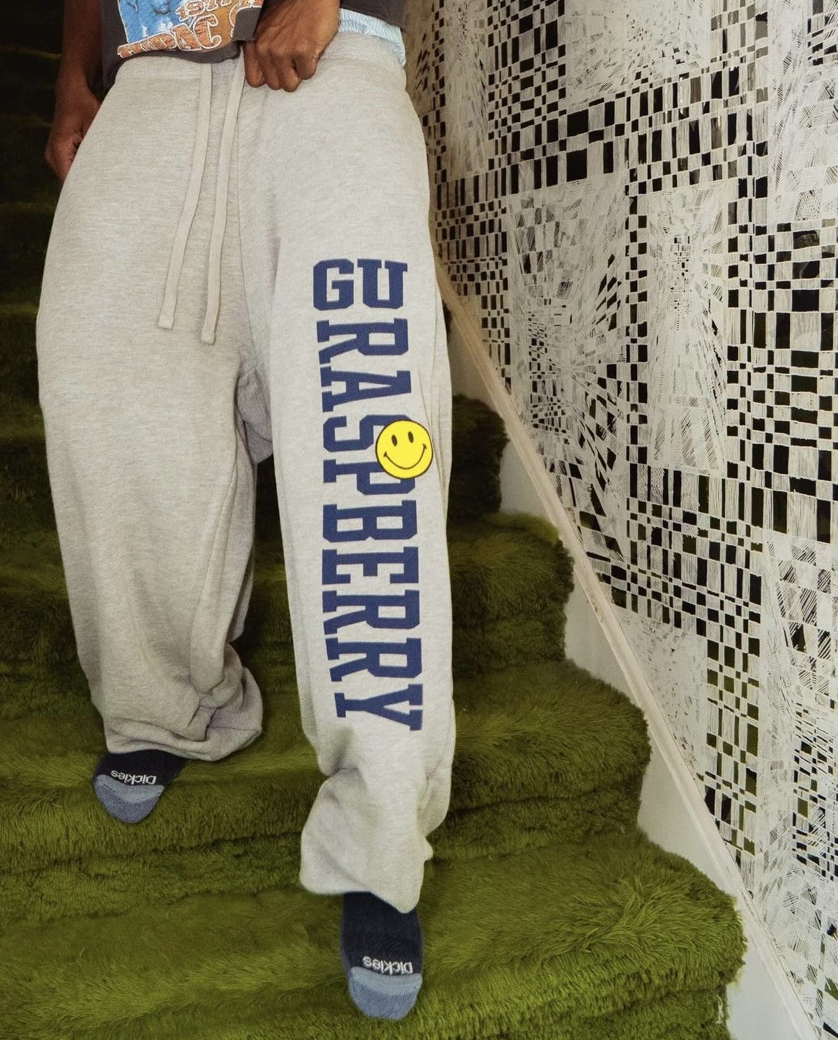 The GV Gallery The GV Gallery x GU Jim Class Sweatpants (Medium) Size US 32 / EU 48 - 5 Thumbnail