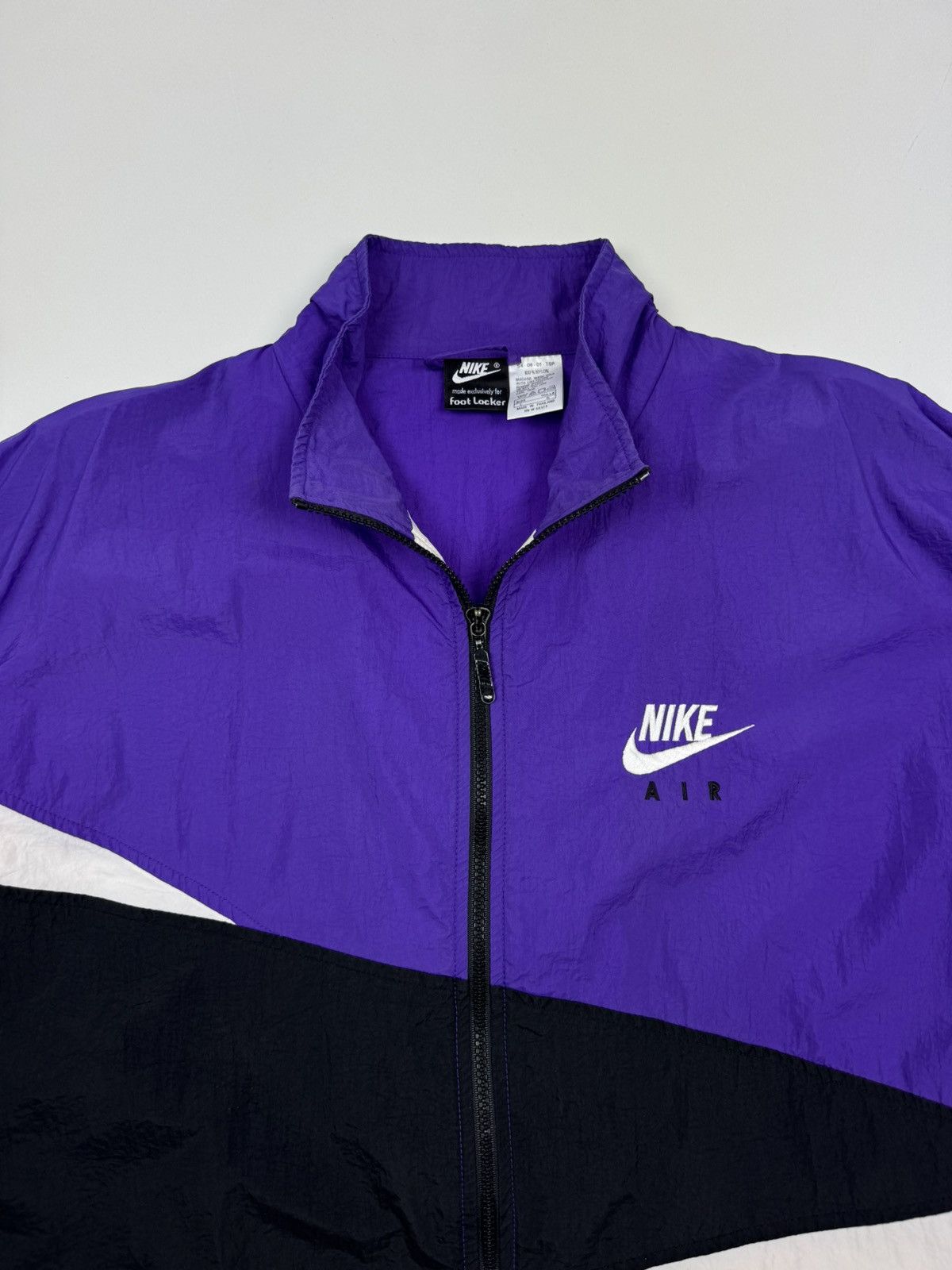 Nike 1990’s Vintage Nike Foot Locker Track Nylon Jacket Size US L / EU 52-54 / 3 - 10 Thumbnail