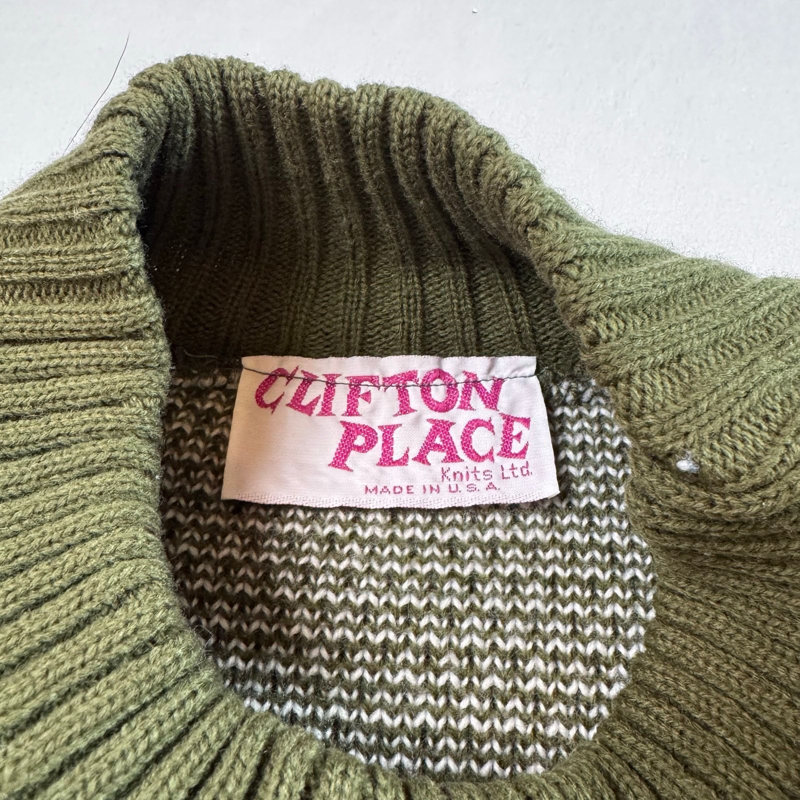 Vintage Vintage 80s Clifton Place Olive Green Sweater Made USA mens Size US L / EU 52-54 / 3 - 2 Thumbnail