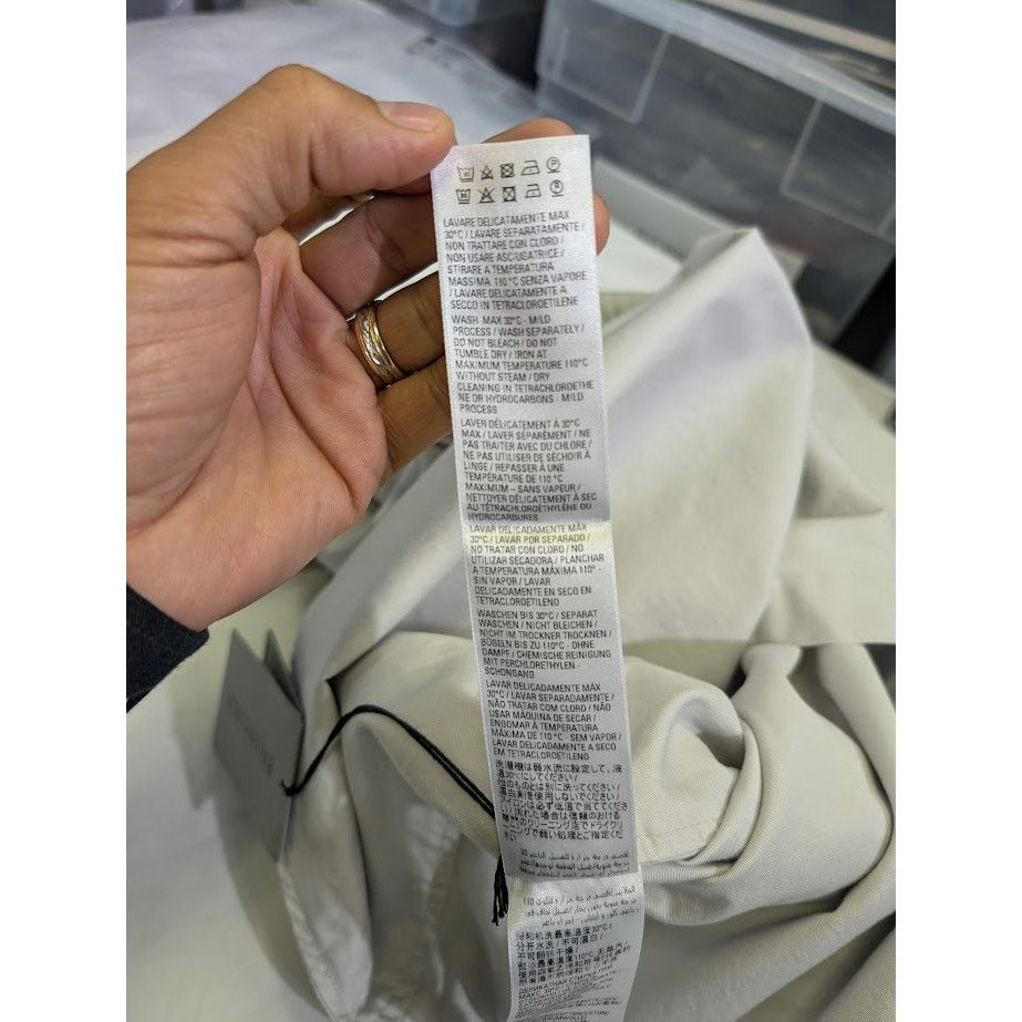 Balenciaga o1rshd1 Padded Shirt Cotton Twill in Dirty White Size US S / EU 44-46 / 1 - 18 Thumbnail