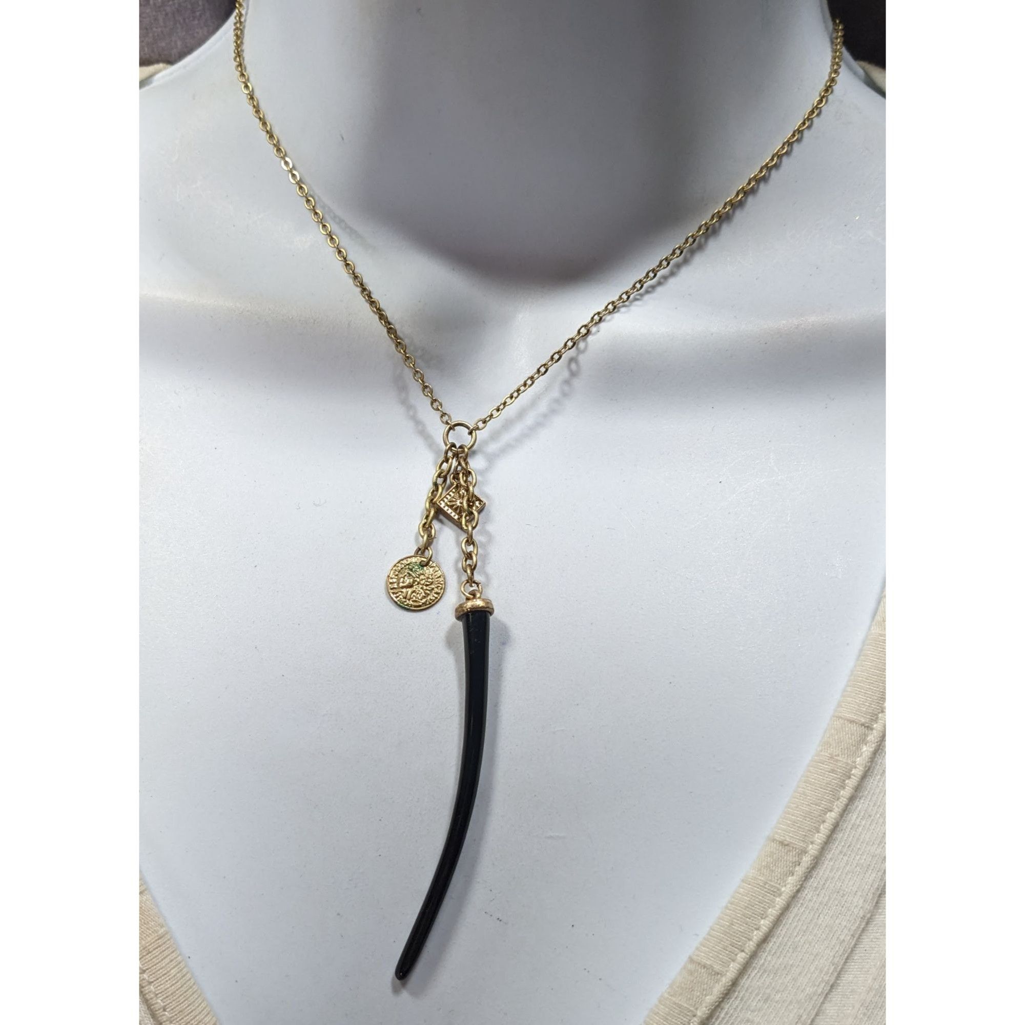Guess Guess Abstract Claw And Charm Black And Gold Tone Necklace Size ONE SIZE - 2 Thumbnail