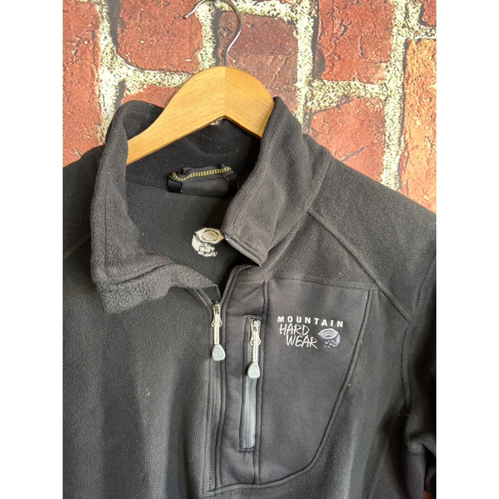 Mountain Hardwear Mountain Hardwear Sweater Mens Medium Black Fleece Half Zip Pullover Size US M / EU 48-50 / 2 - 2 Thumbnail