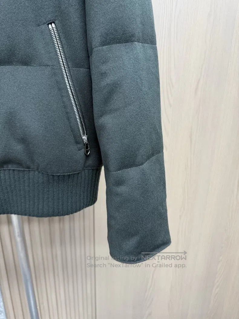 Hermes Hermes Knitted collar cashmere down jacket, 100% cashmere, Size US M / EU 48-50 / 2 - 4 Thumbnail