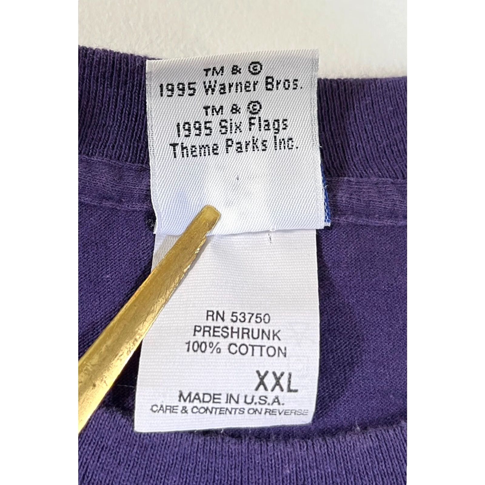 Vintage VINTAGE Six Flags Warner Bros Sylvester & Tweety T-Shirt Unisex Adults 2XL Purple 90s Shirt Graphic Print Marvelous? Size US XXL / EU 58 / 5 - 7 Thumbnail