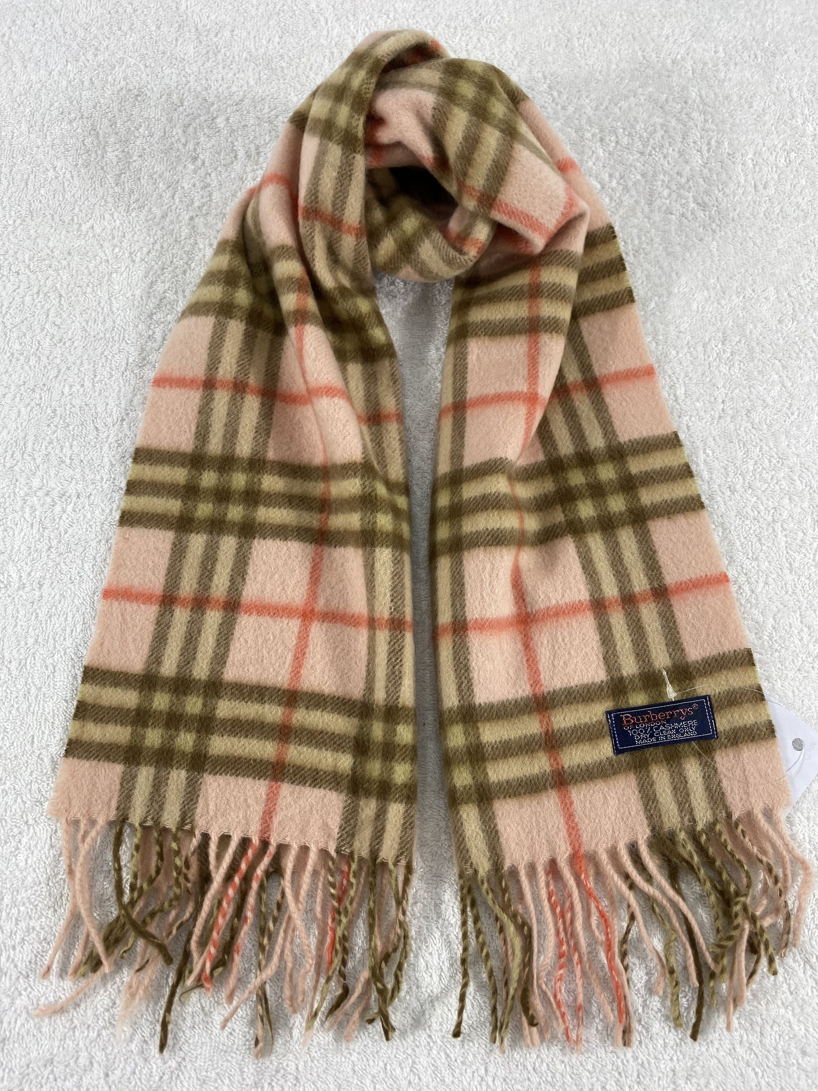 Burberry Vintage Burberry Scarf/Muffler/Neckwear MF774 Size ONE SIZE - 1 Thumbnail