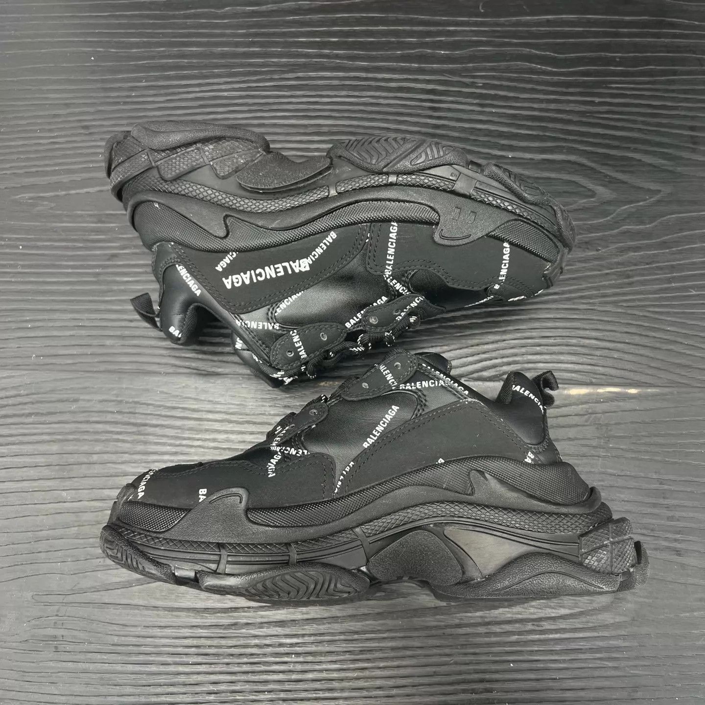 Balenciaga Balenciaga Triple S Black Wmns 36 Minor Sole Crack Size US 6 / IT 36 - 3 Thumbnail