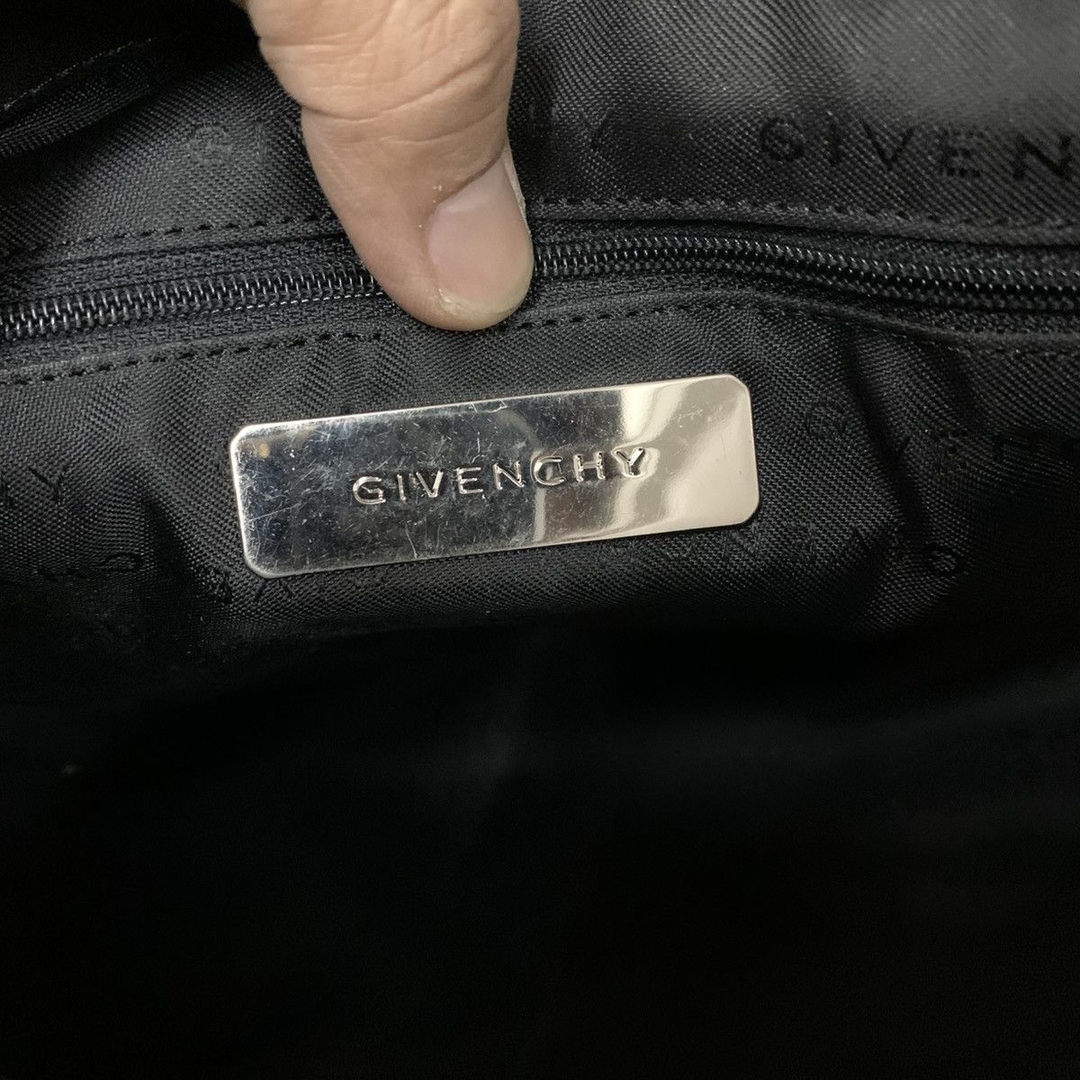 Givenchy Givenchy Leather Shoulder Bag Size ONE SIZE - 10 Thumbnail