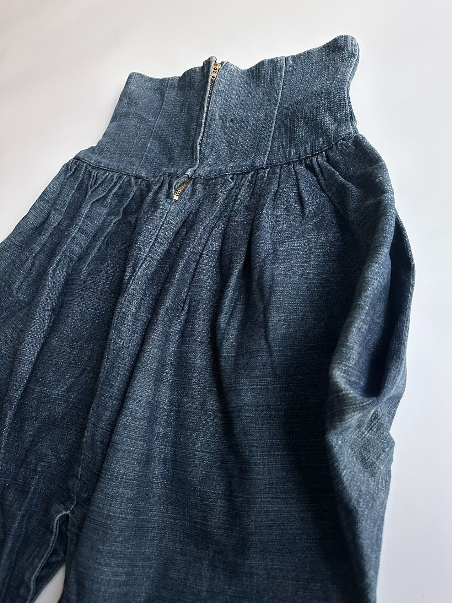 Hussein Chalayan HUSSEIN CHALAYAN SIZE42 Cocoon-shaped denim short skirt| Size 41" - 6 Thumbnail