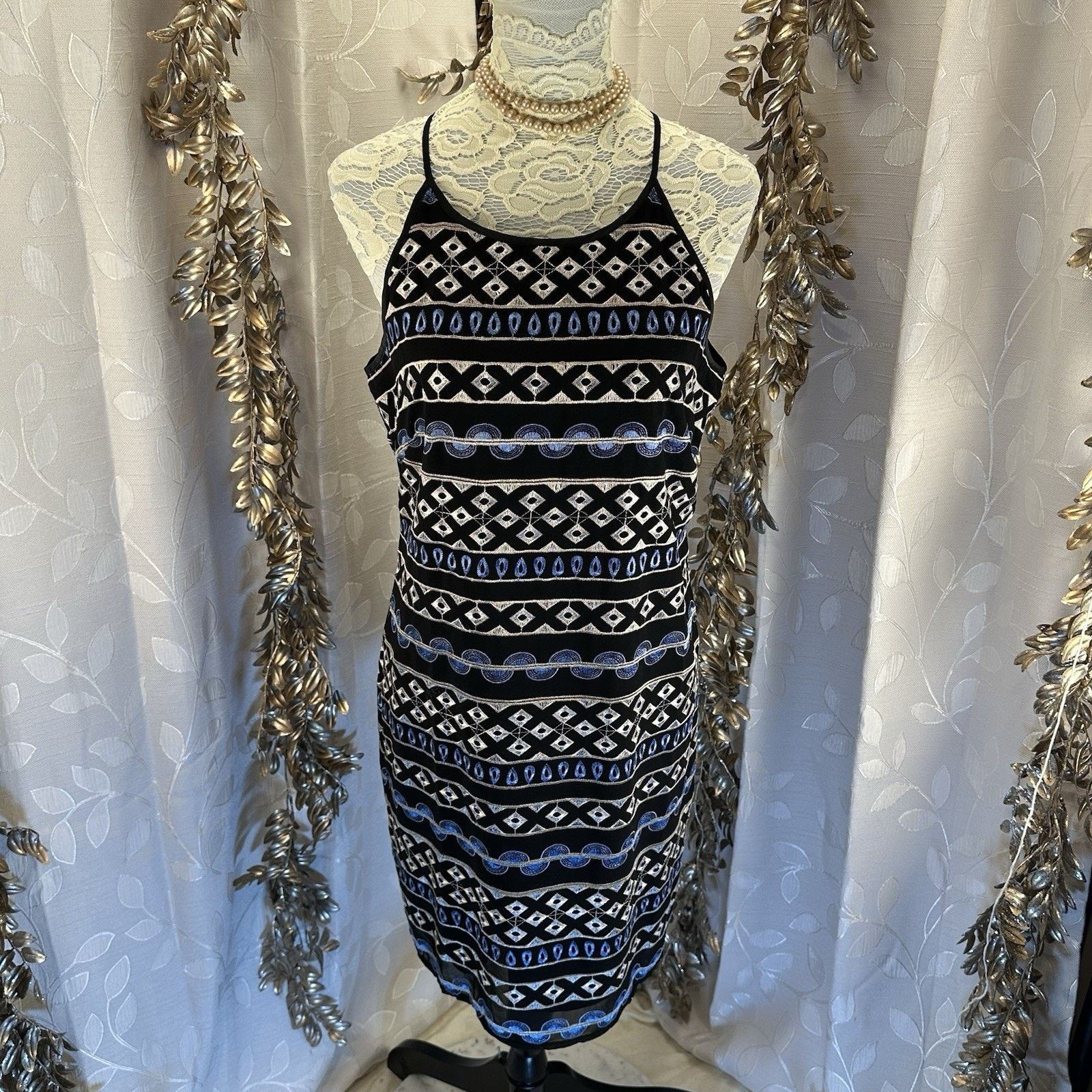 White House Black Market White House Black Market Size 10 Black Aztec Shift Dress Size L / US 10 / IT 46 - 5 Thumbnail
