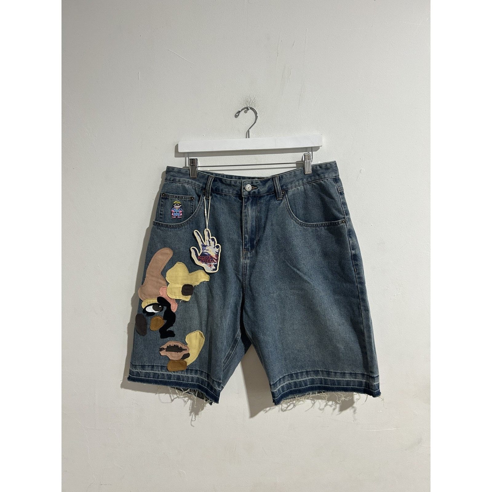 KidSuper KID SUPER FACE PATCHWORK BAGGY SHORTS LIGHT WASH MEDIUM NEW Size US 34 / EU 50 - 1 Thumbnail