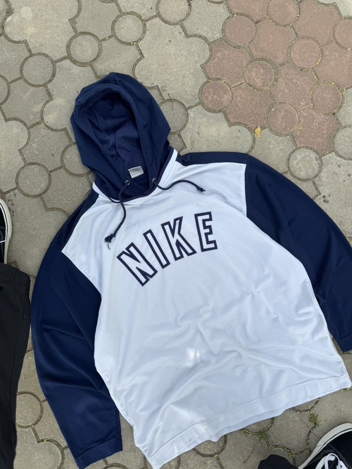 Nike × Vintage Vintage Nike Spell Out Y2K Hoodie Size US L / EU 52-54 / 3 - 4 Thumbnail
