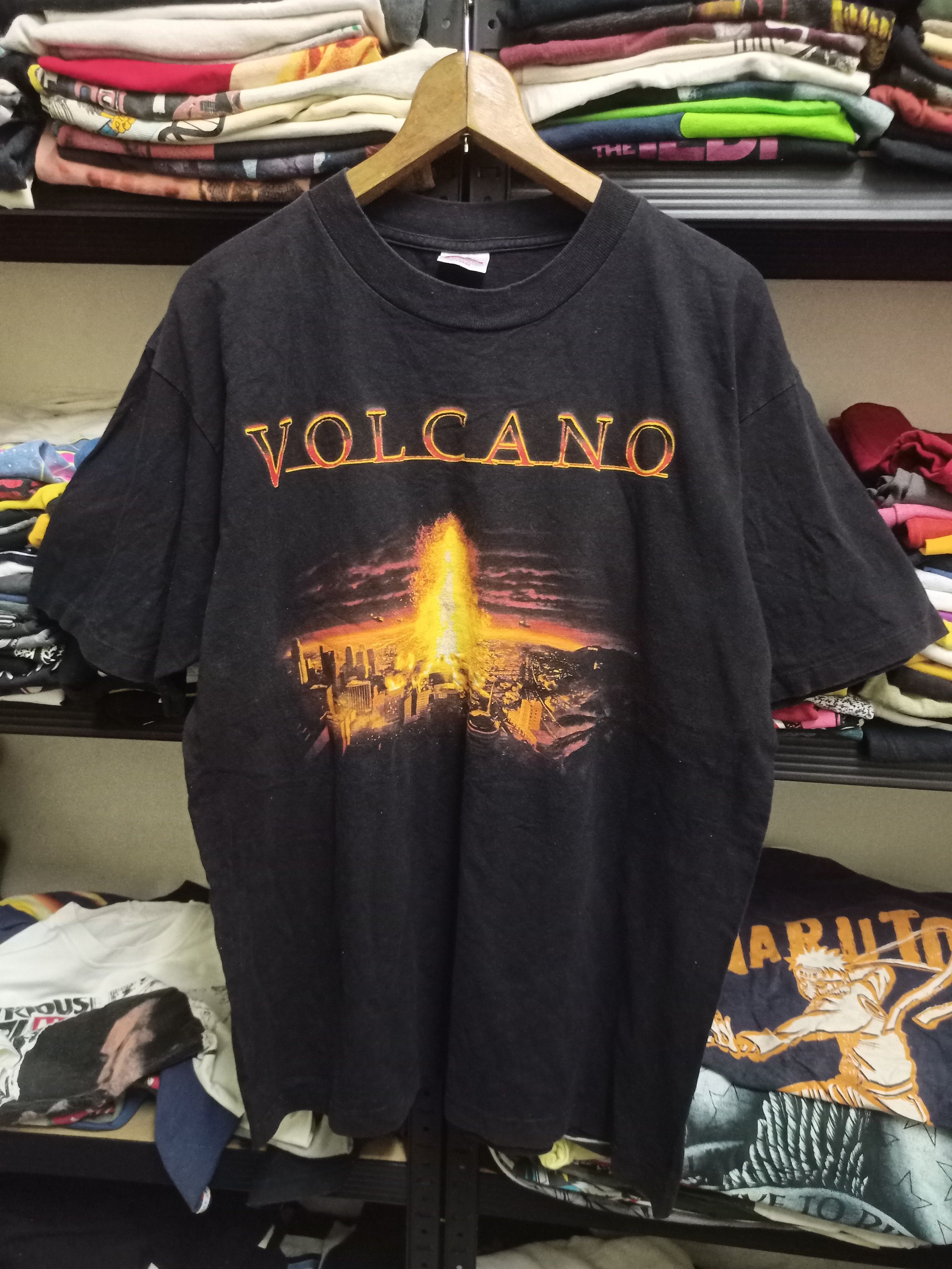 Vintage Vintage Movie Volcano 1997 Size US L / EU 52-54 / 3 - 1 Thumbnail