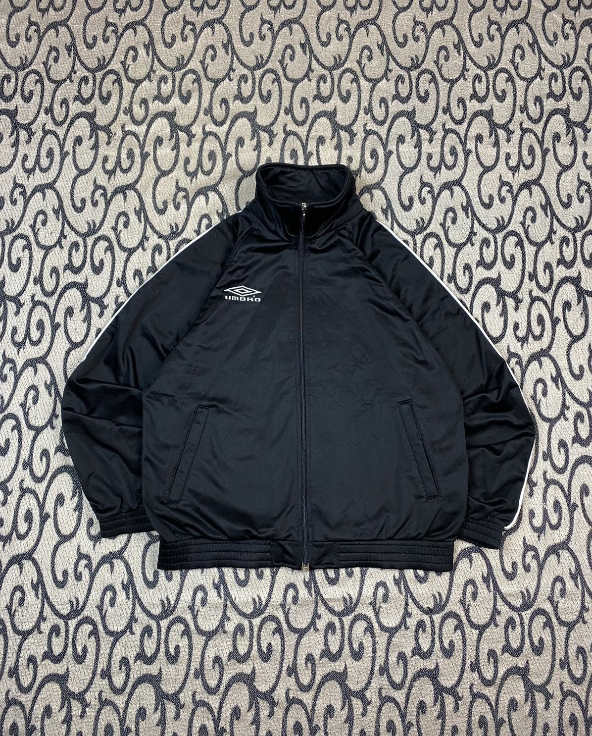 Umbro Vintage 00s Umbro Track Jacket Streetwear Retro Size US L / EU 52-54 / 3 - 5 Thumbnail
