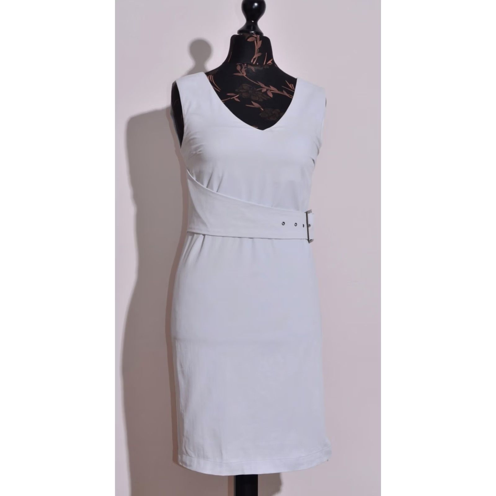 Sarah Pacini Sarah Pacini White Sleeveless Sheath Dress Belted V-Neck Italy Size S Ladies WomenWhite Sleeveless Sheath Dress Belted V-Neck Italy Size S Size S / US 4 / IT 40 - 2 Thumbnail