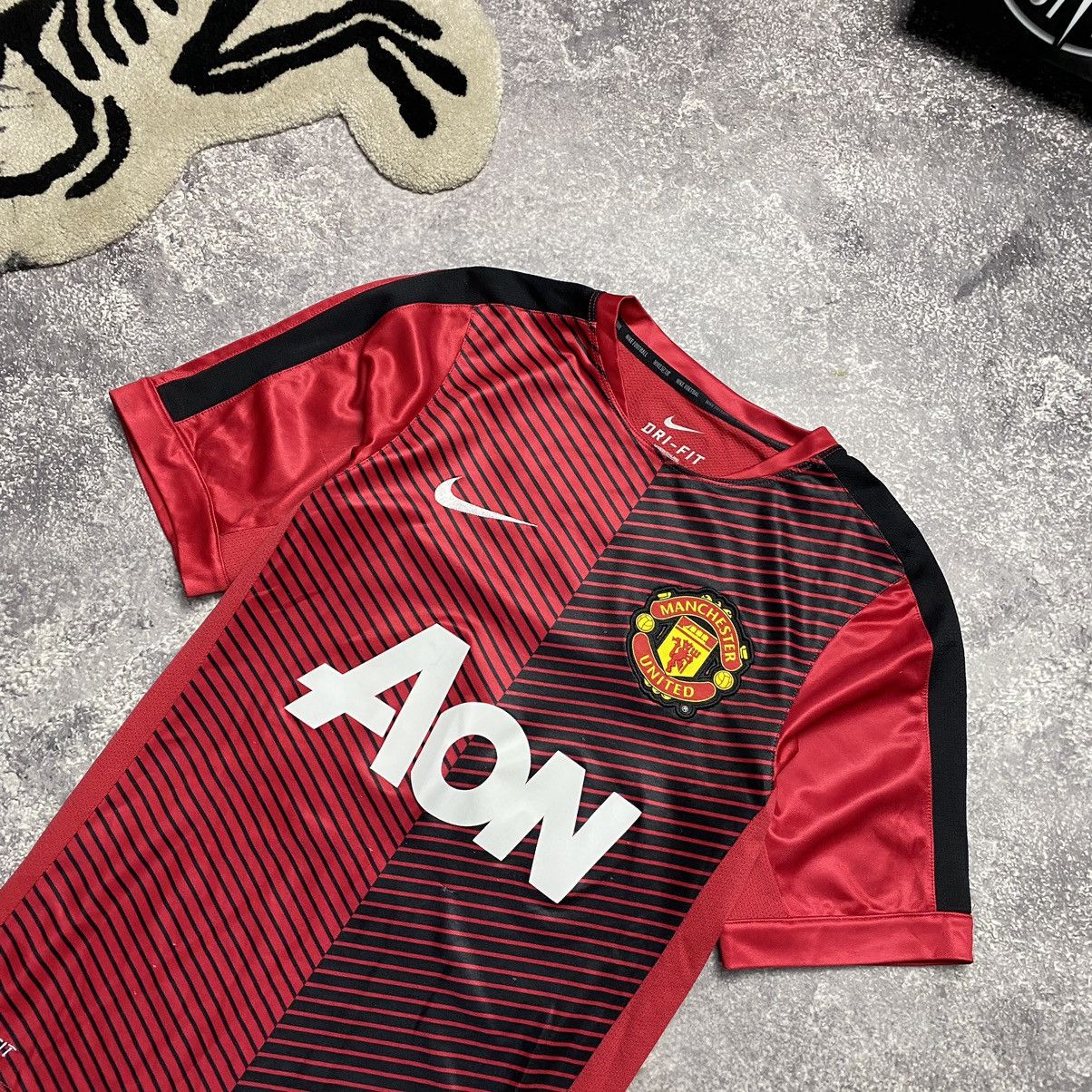 Nike Men’s Nike FC Manchester United AON team soccer jersey Size US S / EU 44-46 / 1 - 2 Thumbnail