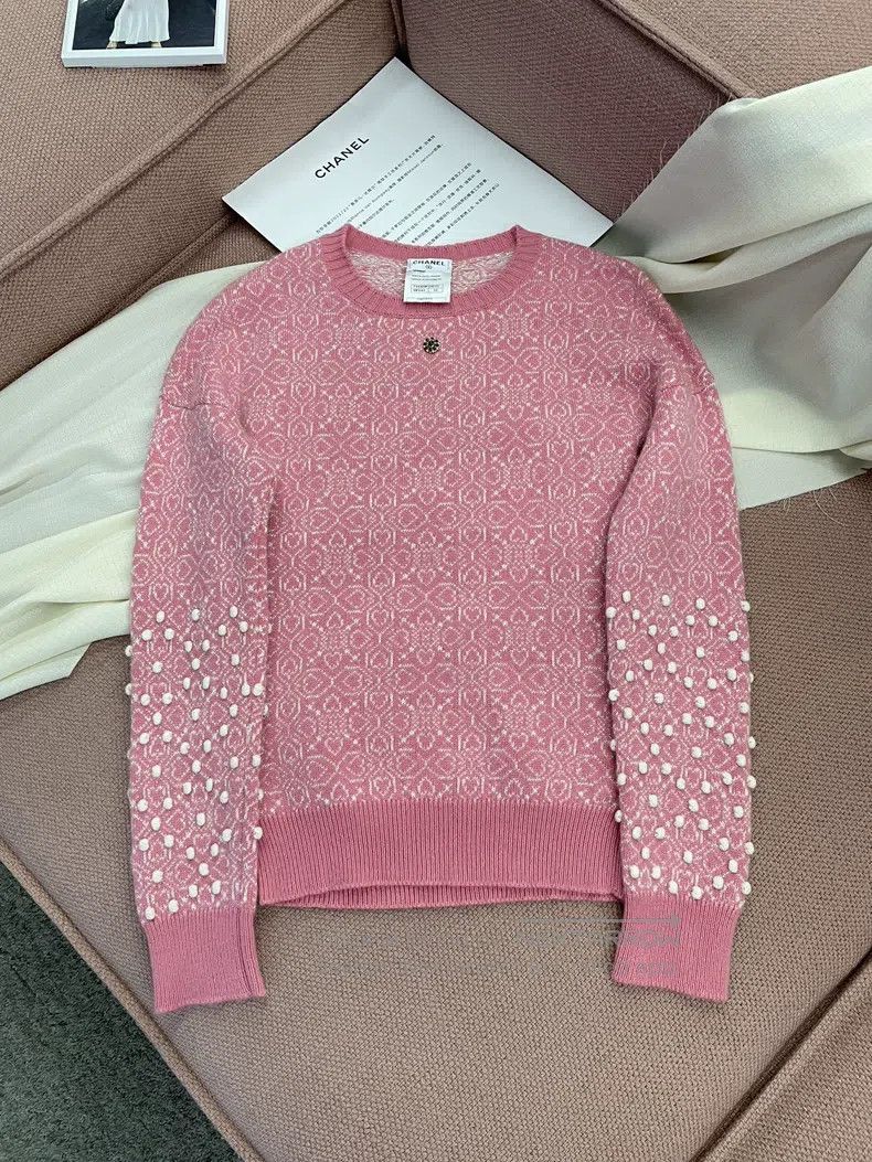 Chanel Chanel Pink Gemstone Buckle Small Money Cashmere Sweater Size XXS / US 00 / IT 34 - 1 Thumbnail
