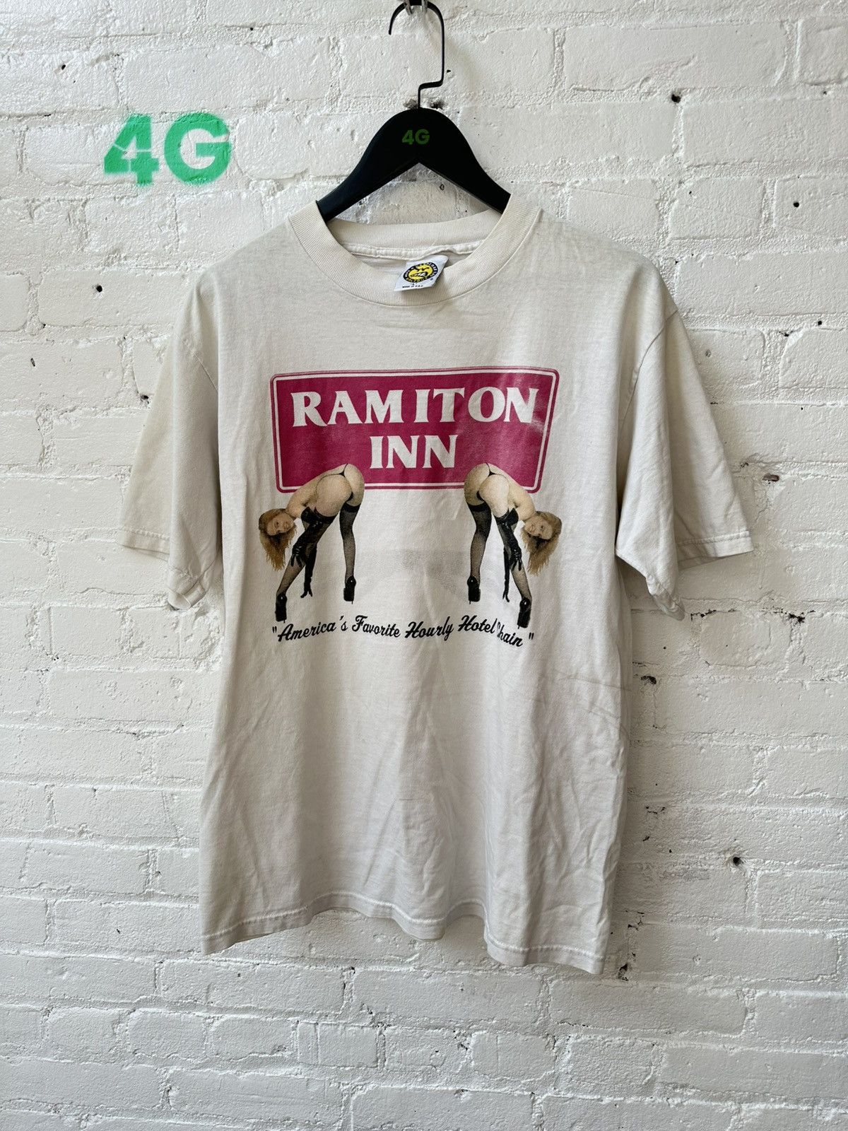 Vintage VINTAGE RAMITON INN STRIPPER T SHIRT Size US L / EU 52-54 / 3 - 2 Thumbnail