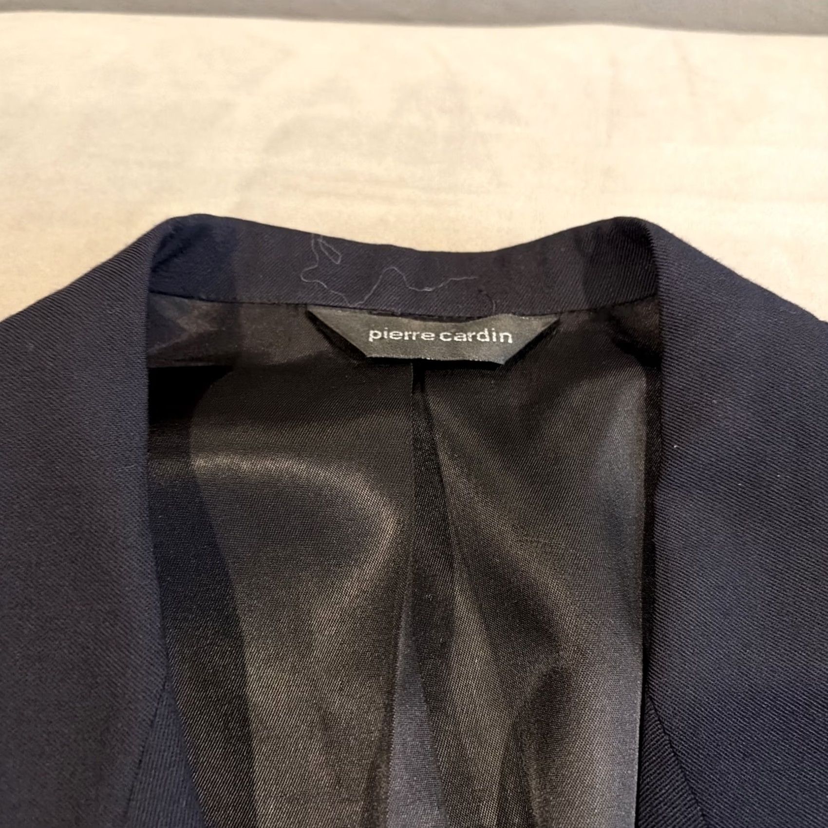 Pierre Cardin VINTAGE Pierre Cardin Blazer Wool Navy Double Breasted Gold Buttons 42R 41L Mens Jacket Sport Coat Size 42R - 3 Thumbnail