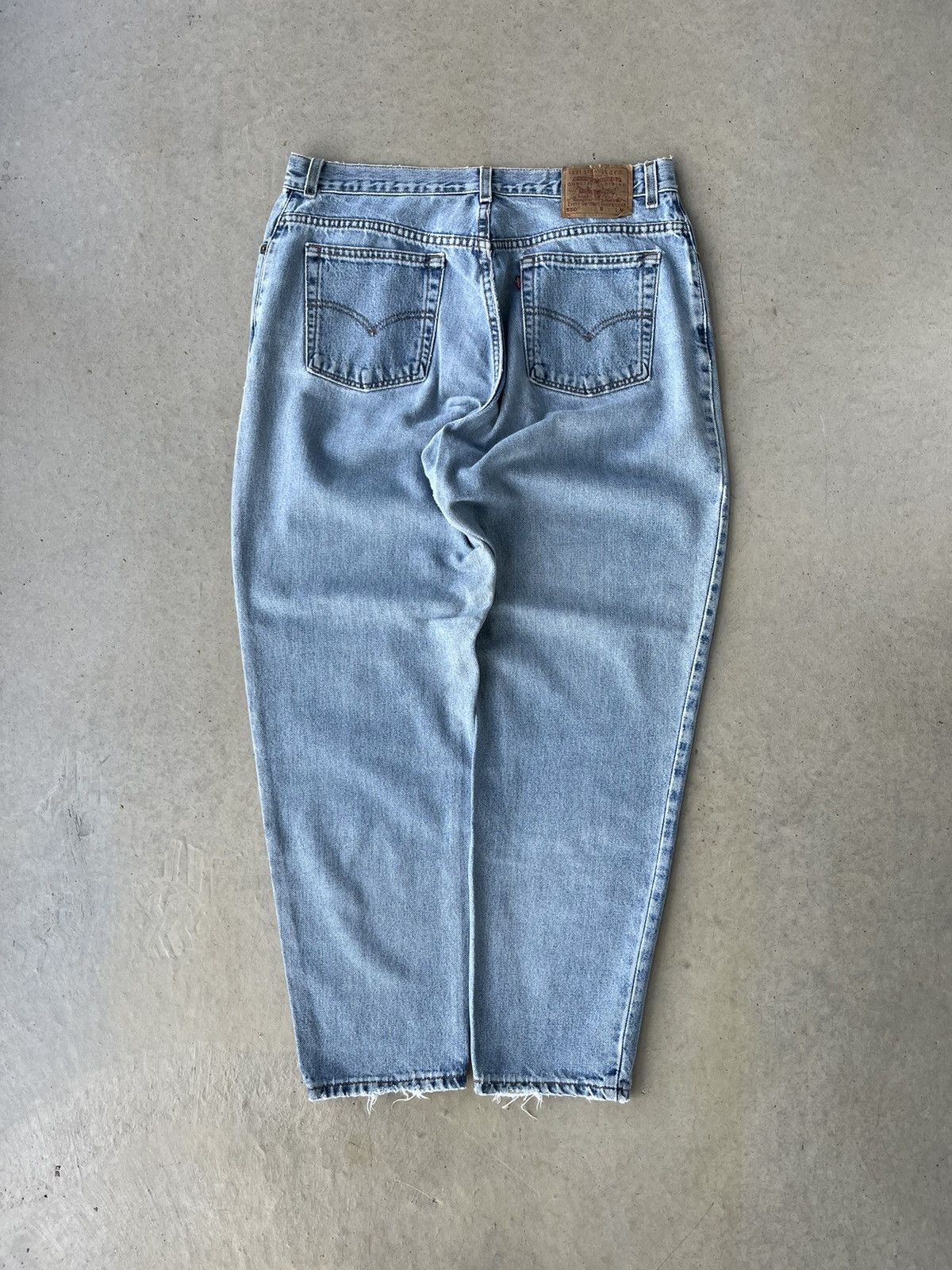 Levi's × Vintage Vintage 90’s Levi’s 550 Denim Blue Jeans Size US 34 / EU 50 - 1 Thumbnail