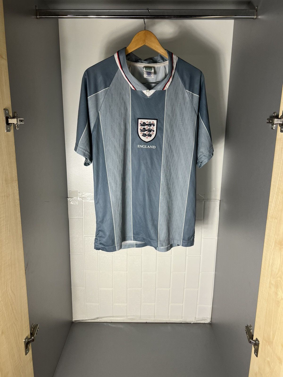 Vintage VERY RARE UMBRO ENGLAND RETRO SOCCER JERSEY MANCHESTER 90s Y2K Size US L / EU 52-54 / 3 - 2 Thumbnail