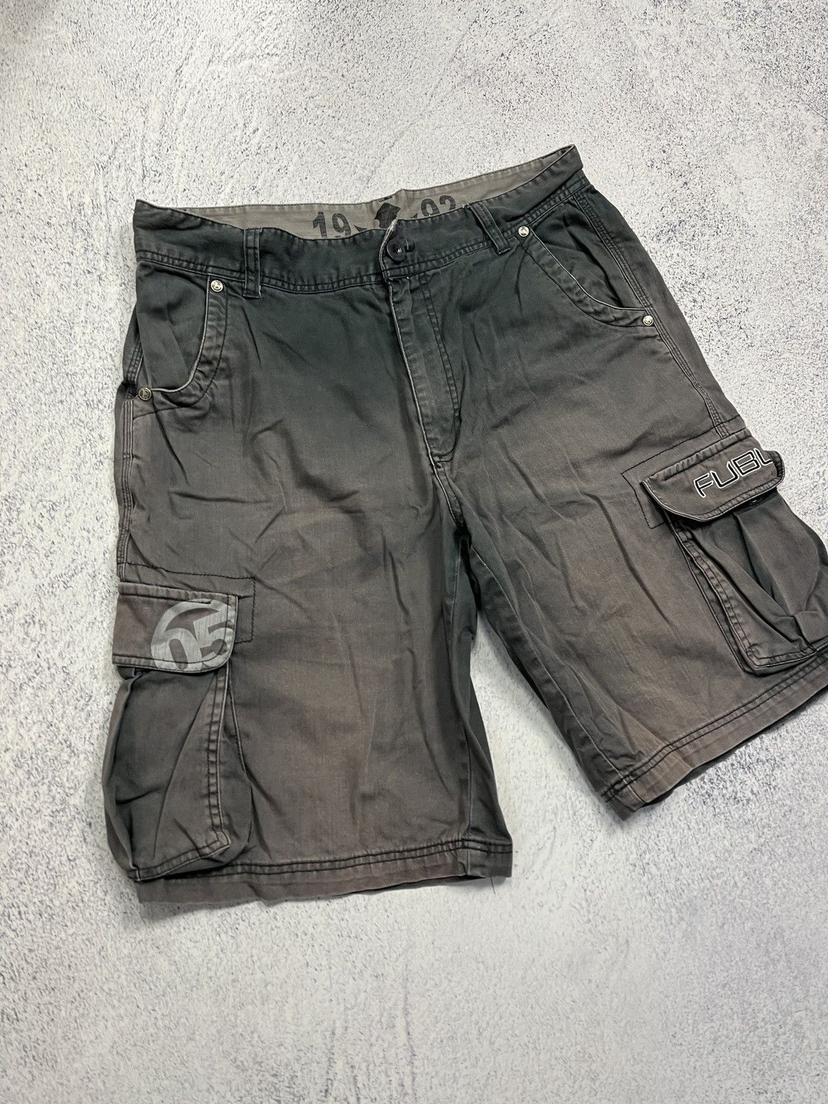 Fubu Vintage 90’s FUBU Baggy Crazy Sun Faded Cargo Shorts Y2k Rap Size US 36 / EU 52 - 4 Thumbnail