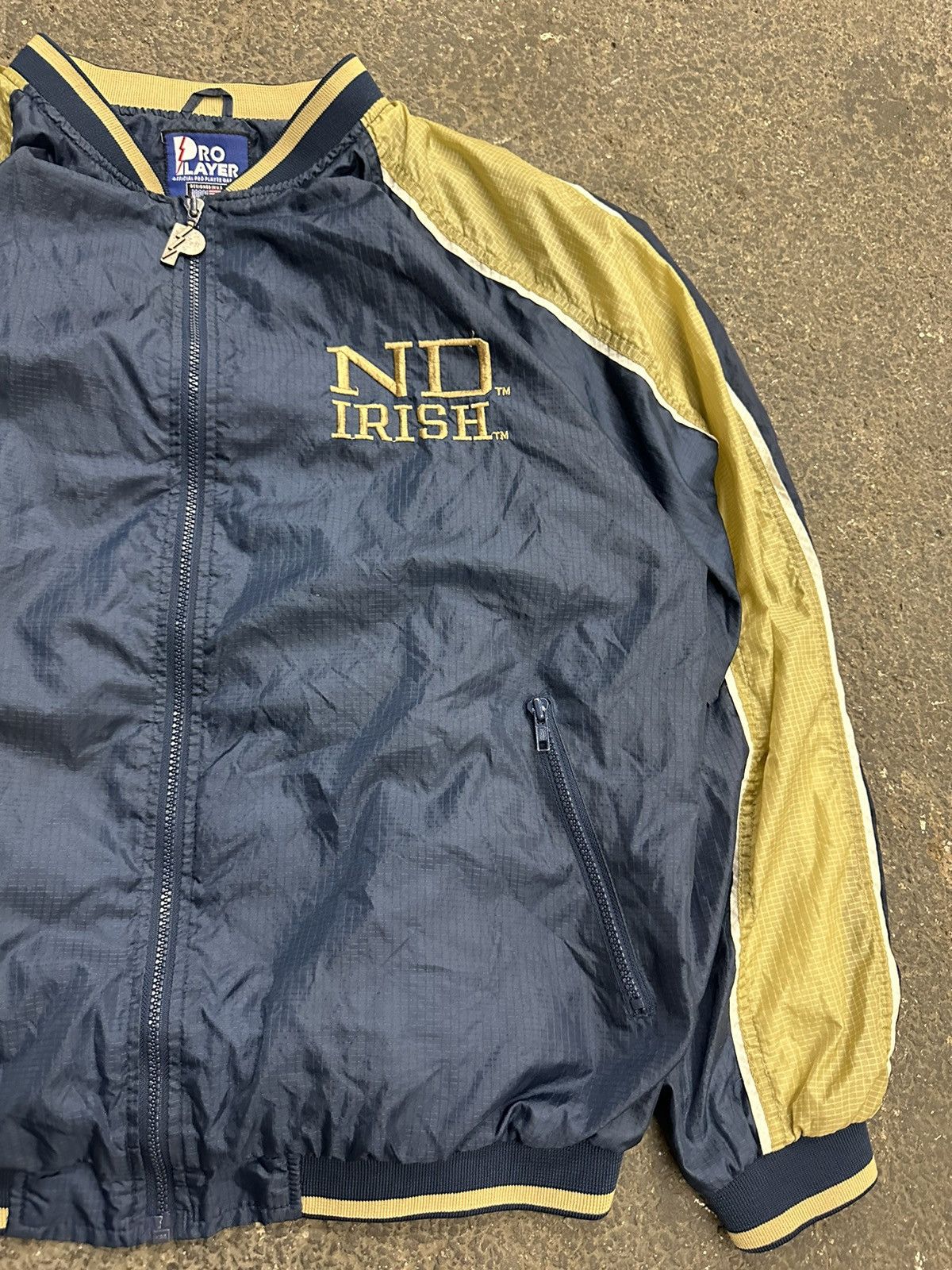 Pro Player Vintage Pro Player Notre Dame Windbreaker Jacket Size US XL / EU 56 / 4 - 4 Thumbnail
