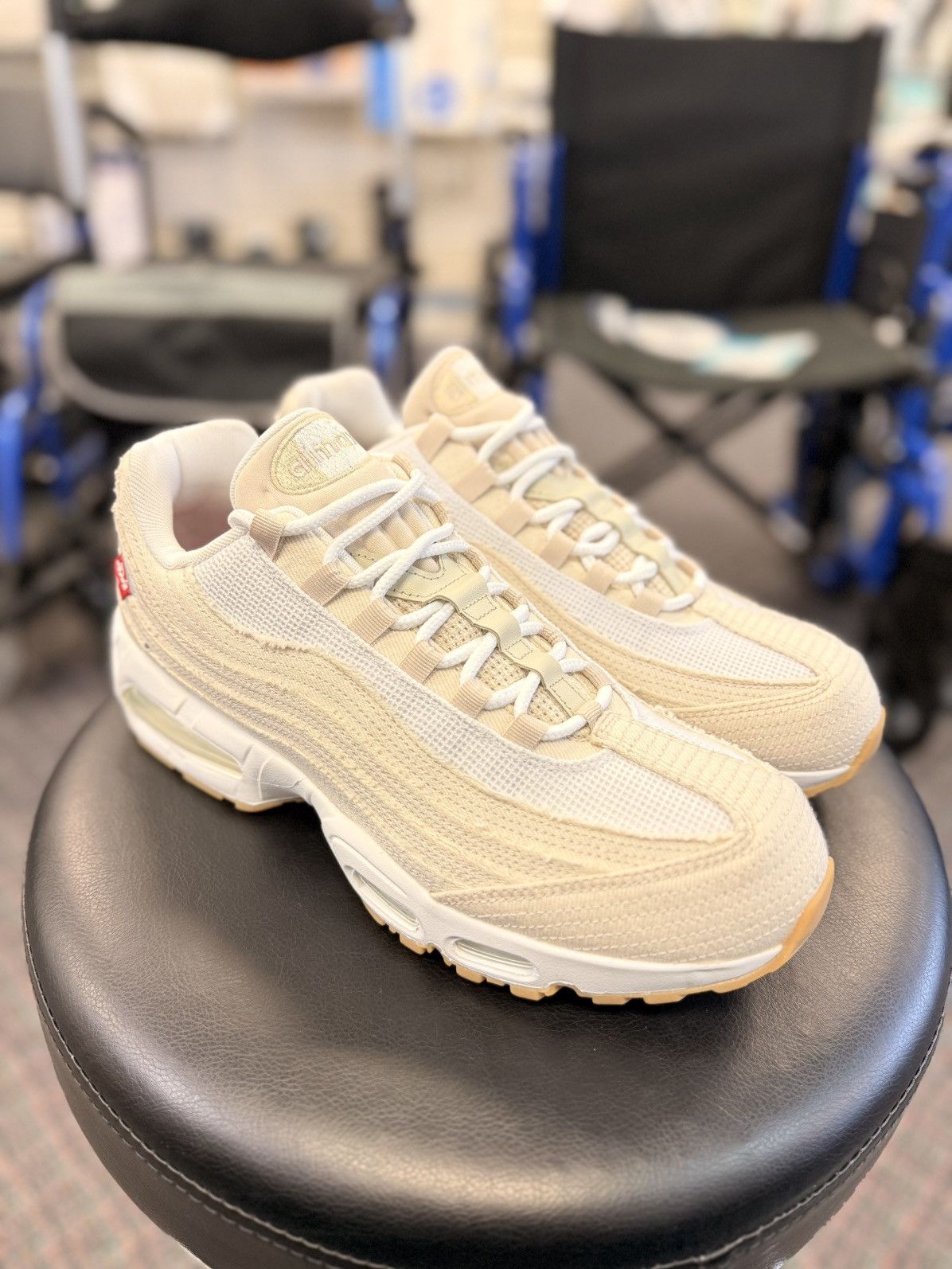 Levi's × Nike Nike Air Max 95 Levis Light Orewood Brown Size US 11.5 / EU 44-45 - 1 Thumbnail