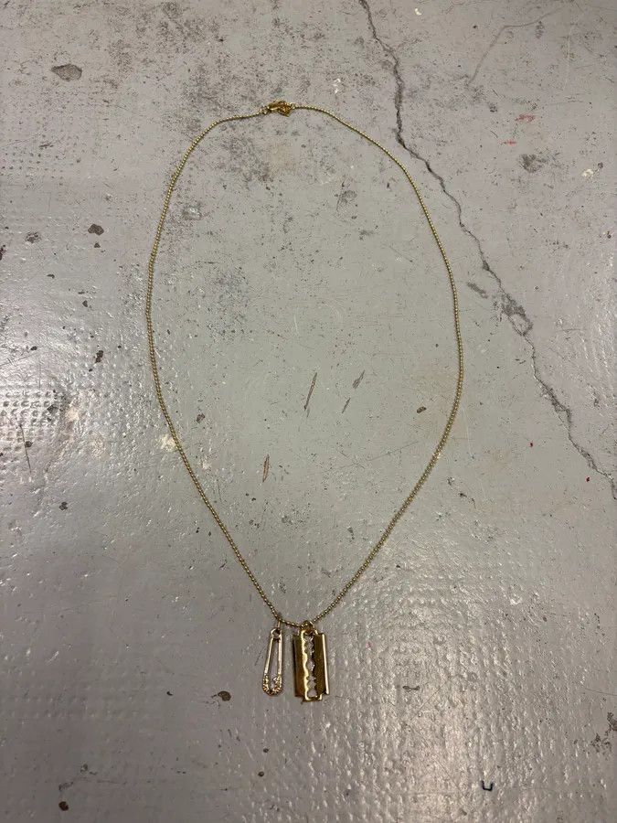 Alexander McQueen Alexander McQueen Razor Blade Pin Golden Necklace Size ONE SIZE - 2 Thumbnail