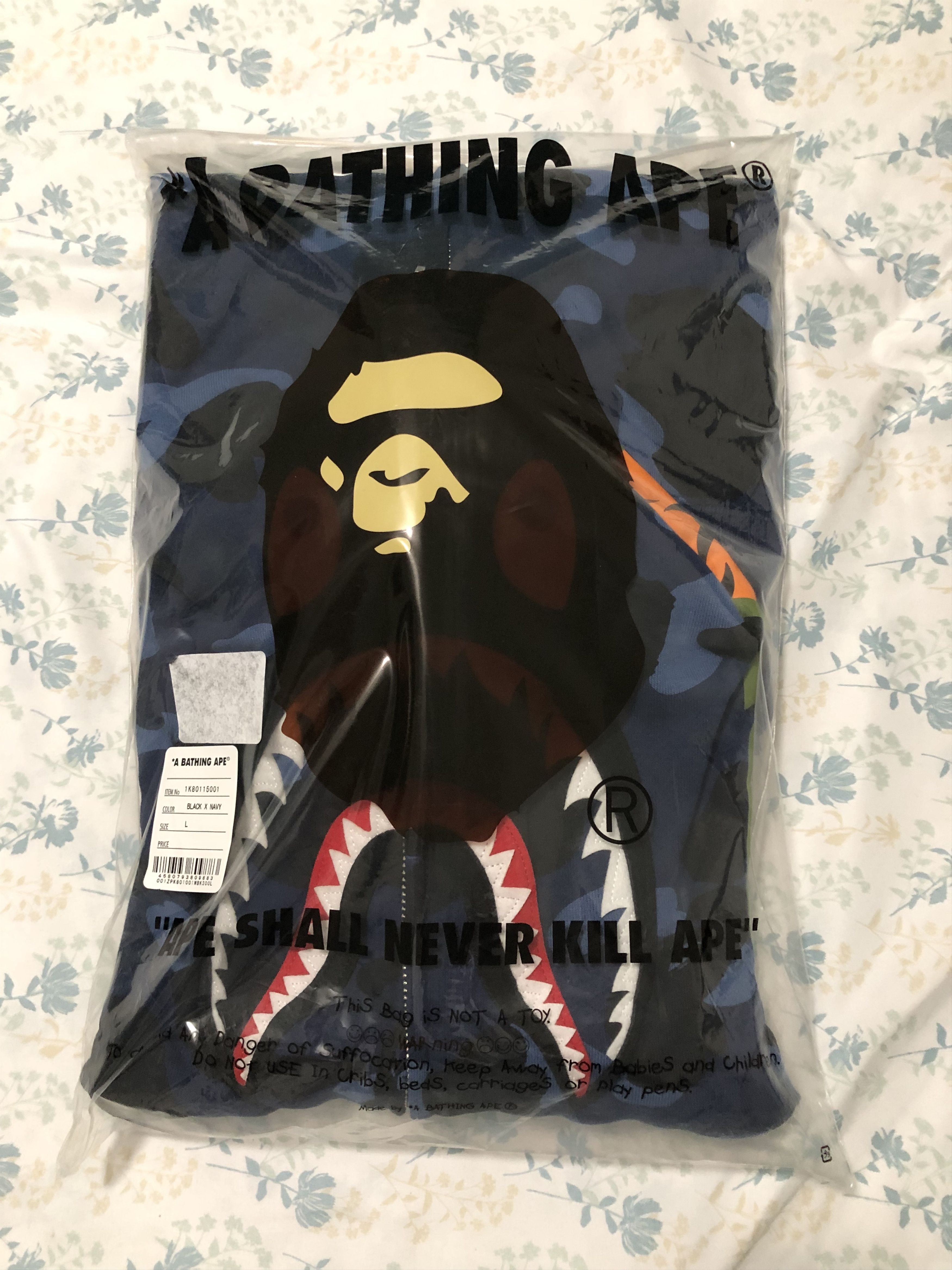 Bape Bape Color Camo Seperate Shark Hoodie Full Zip Blue - Large Size US L / EU 52-54 / 3 - 1 Thumbnail